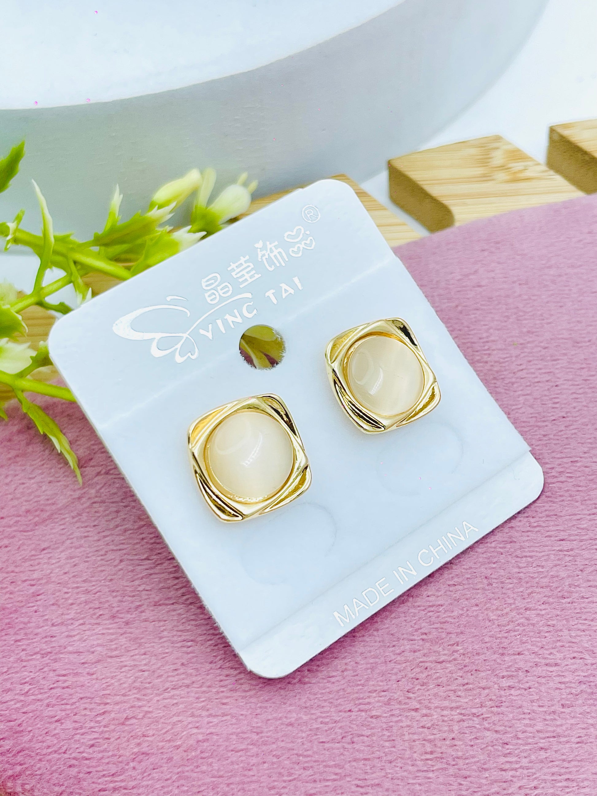 Elegant Vinc TAI Square Design Gold Earrings