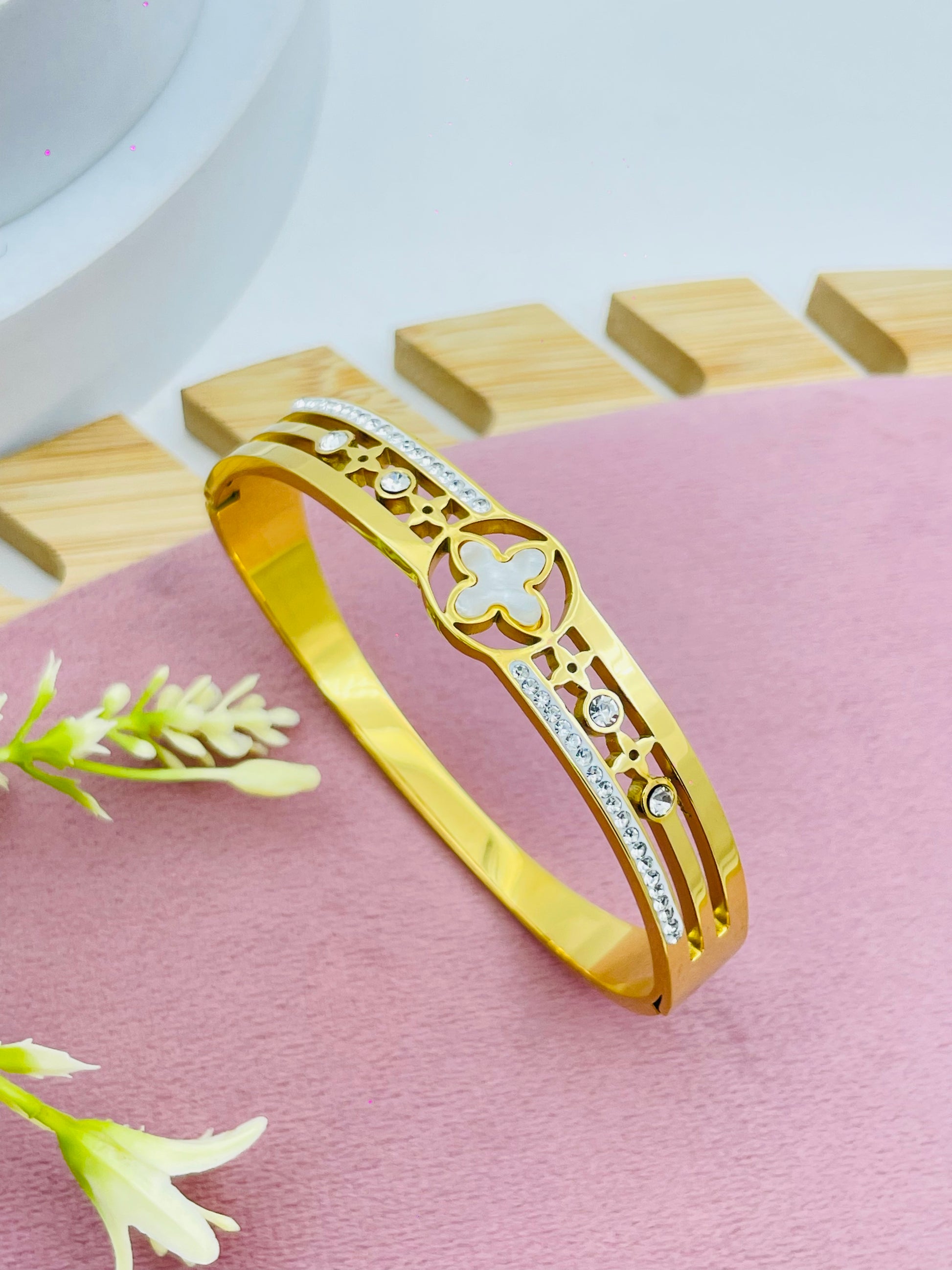 Elegant Gold and Diamond Bangle  Exquisite Design