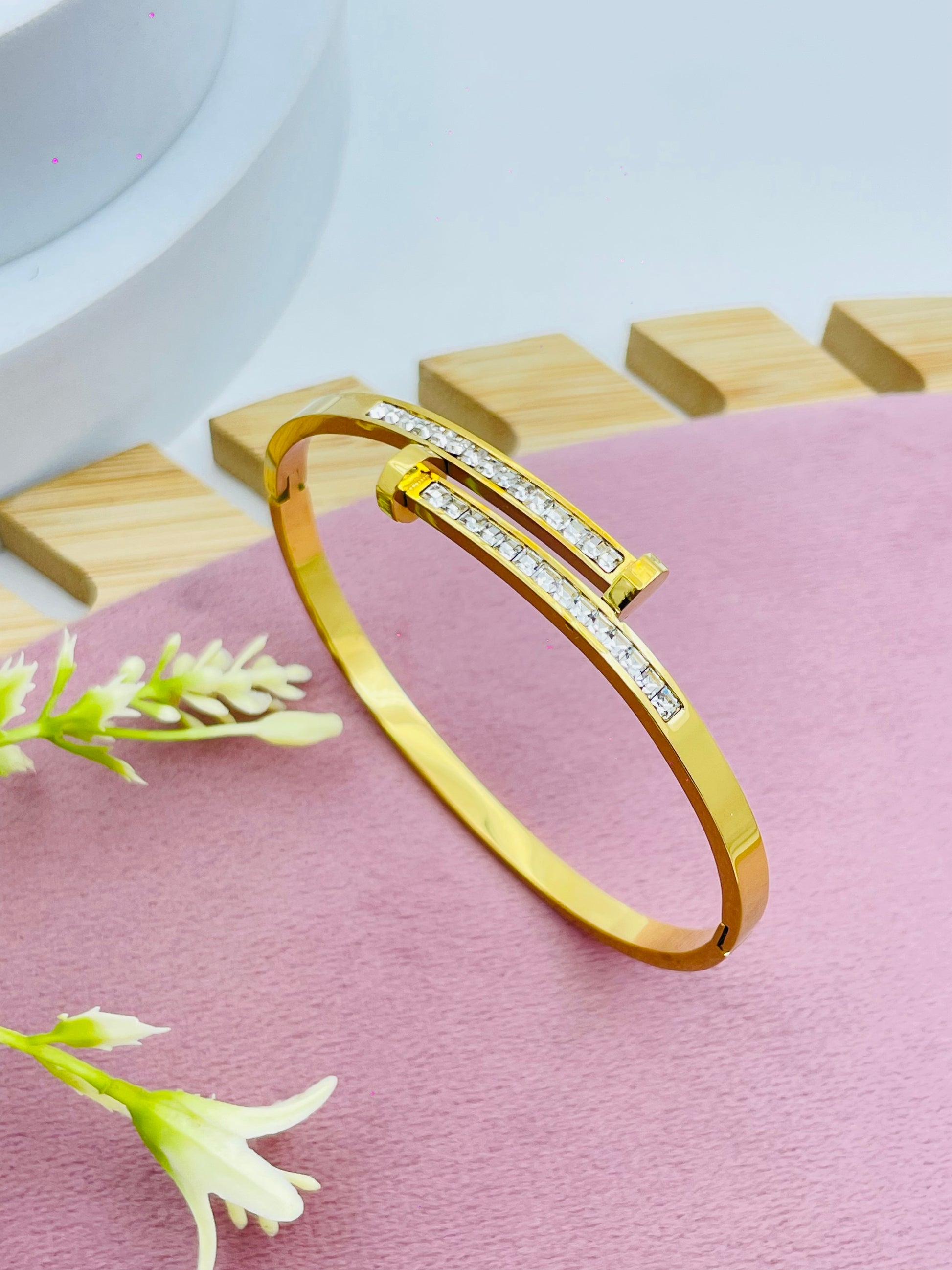 Elegant GoldPlated Bangle with Sparkling Crystals