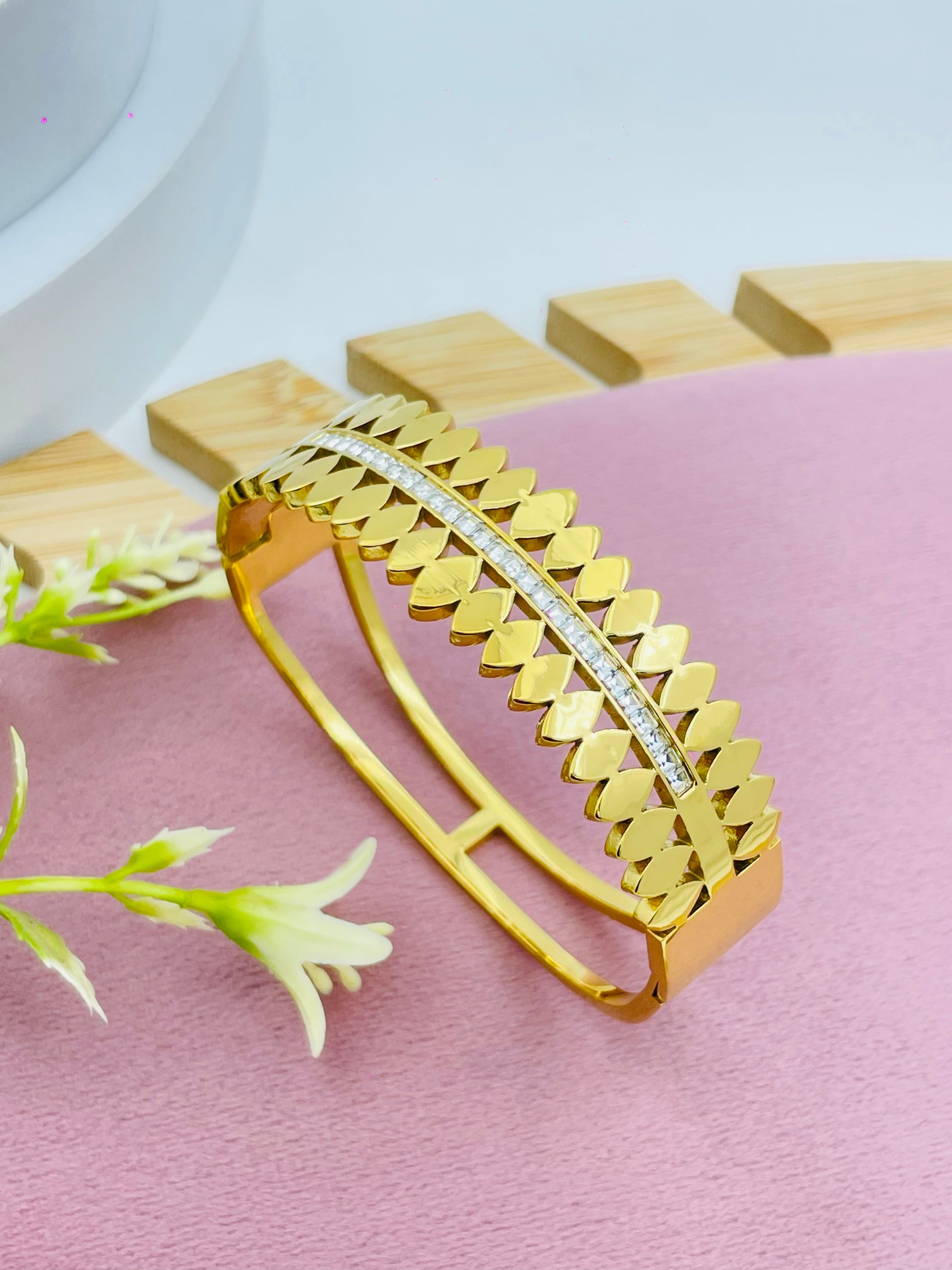 Elegant Geometric Gold Bangle with Diamond Accent