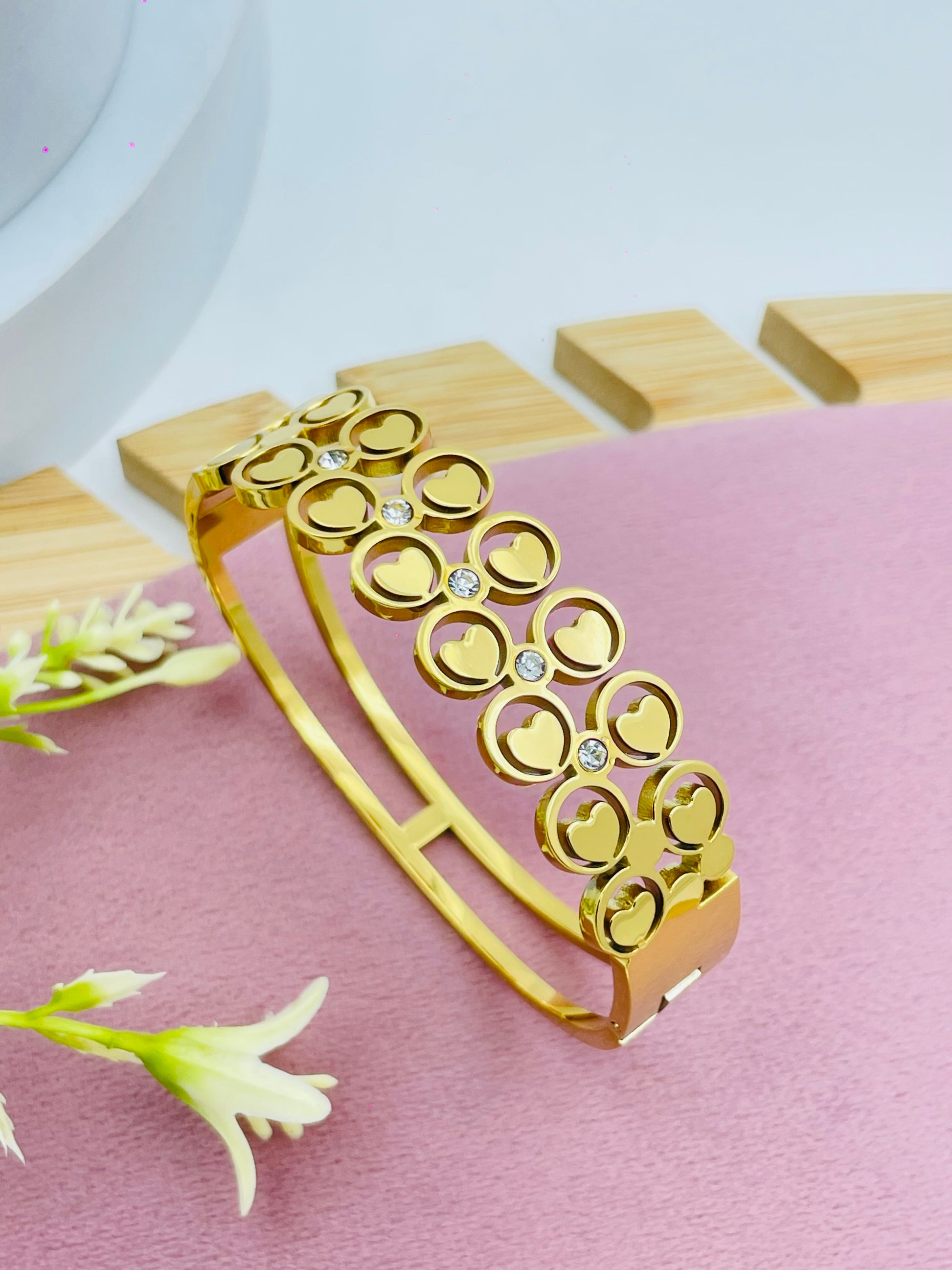 Elegant Gold and Diamond Bracelet  Chic Jewelry Collection