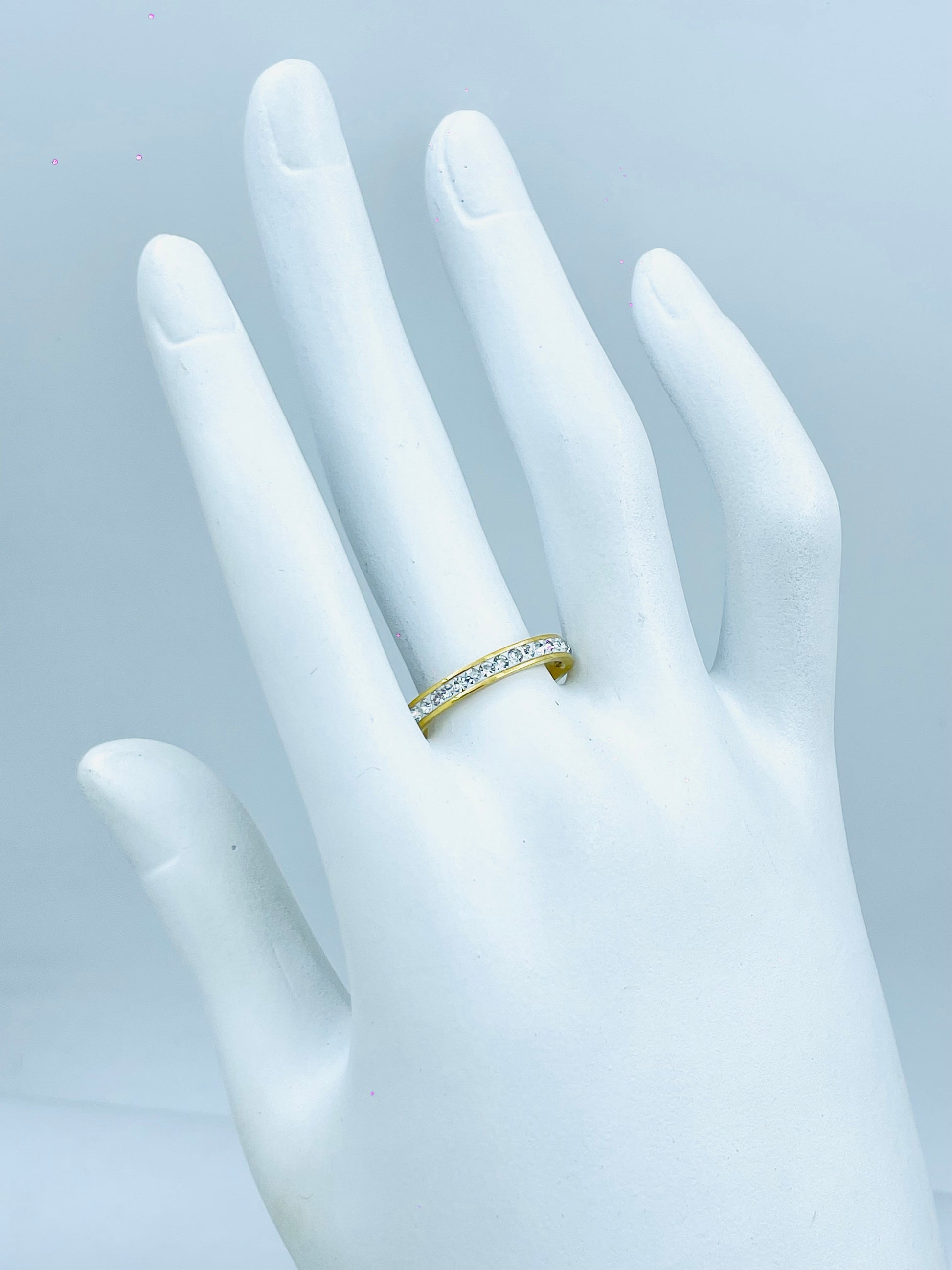 Elegant Gold Diamond Band Ring