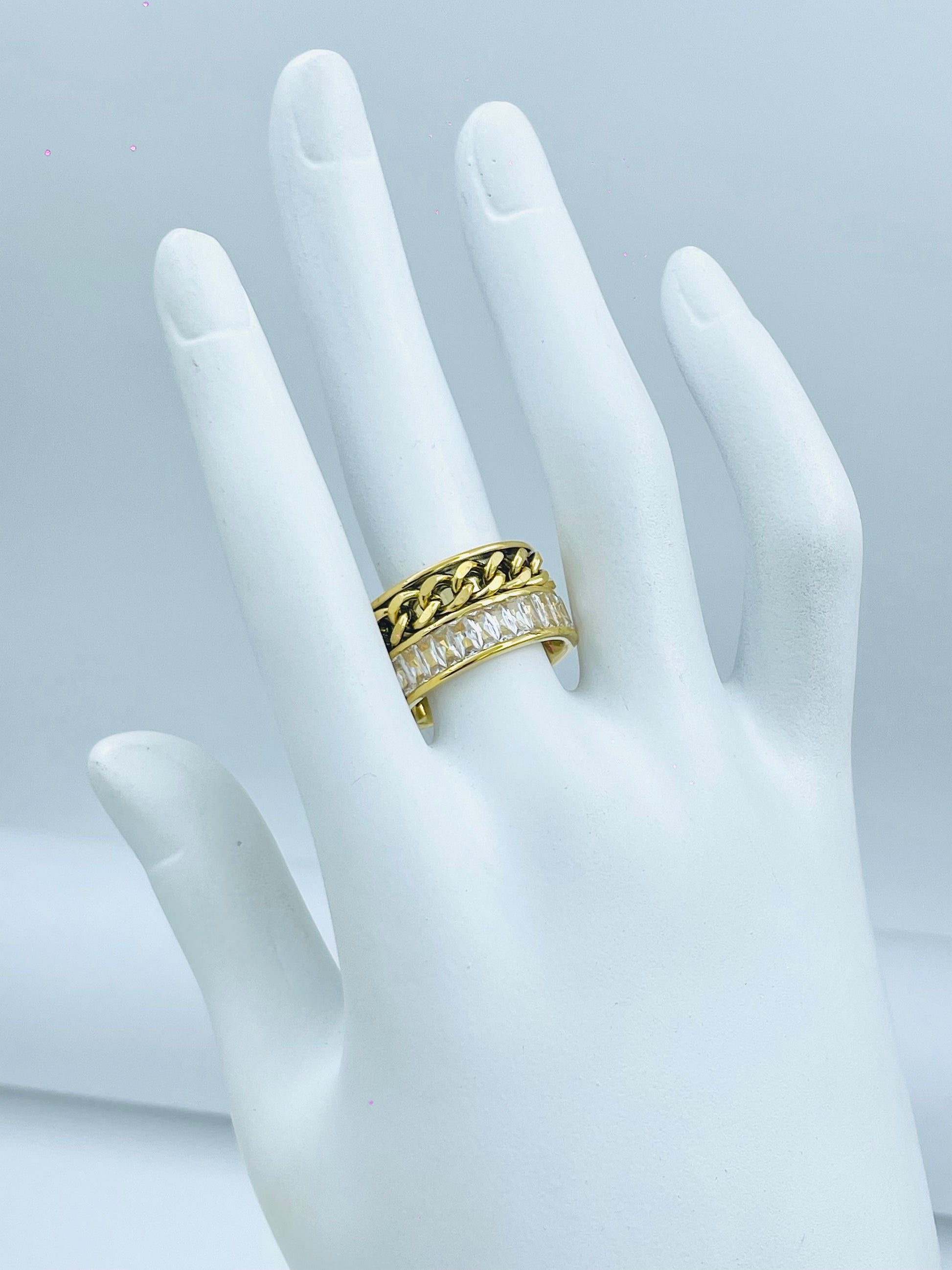 Elegant Gold Triple Band Ring