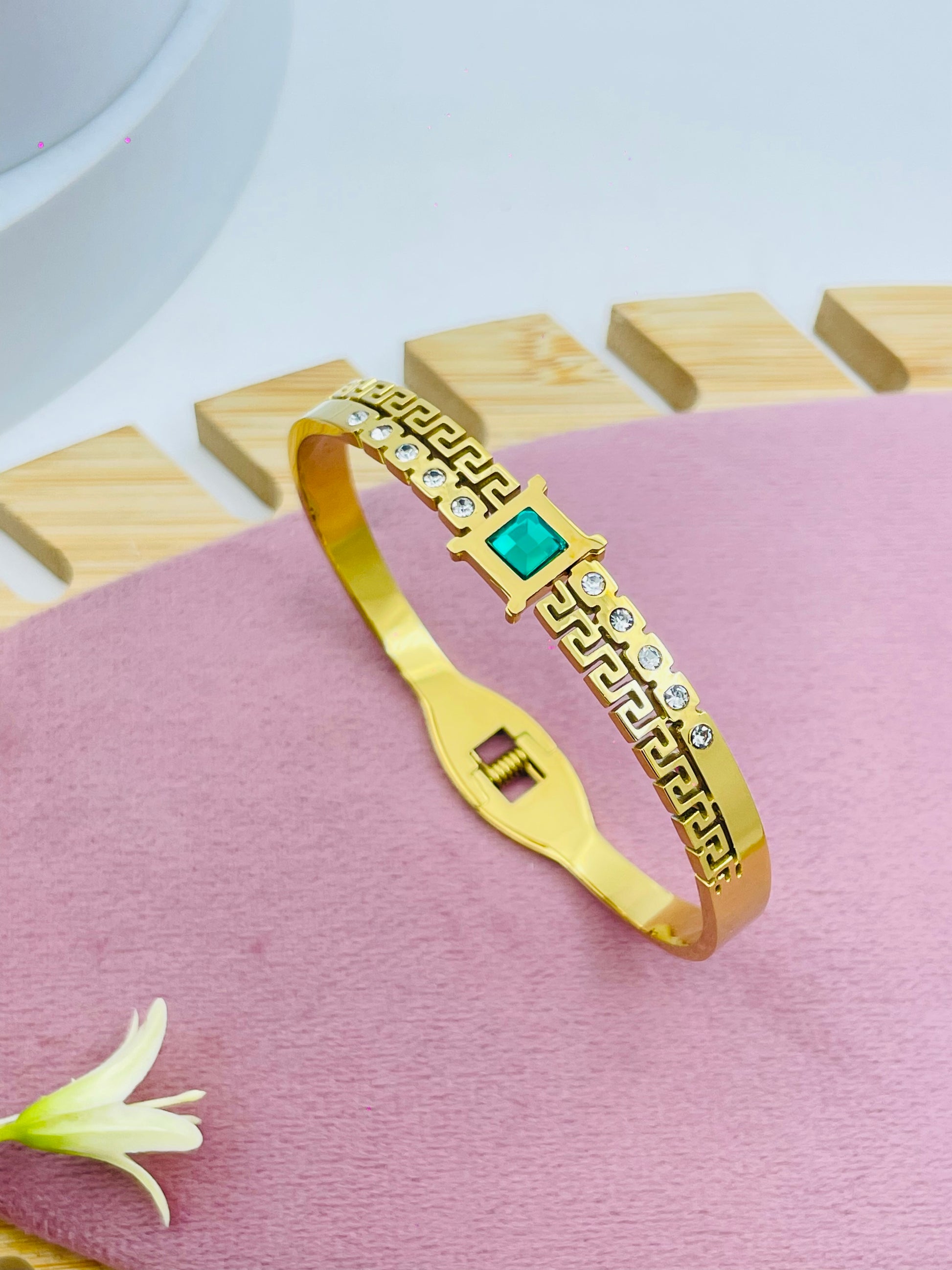 Elegant Gold Plated Bracelet with Green Gemstone