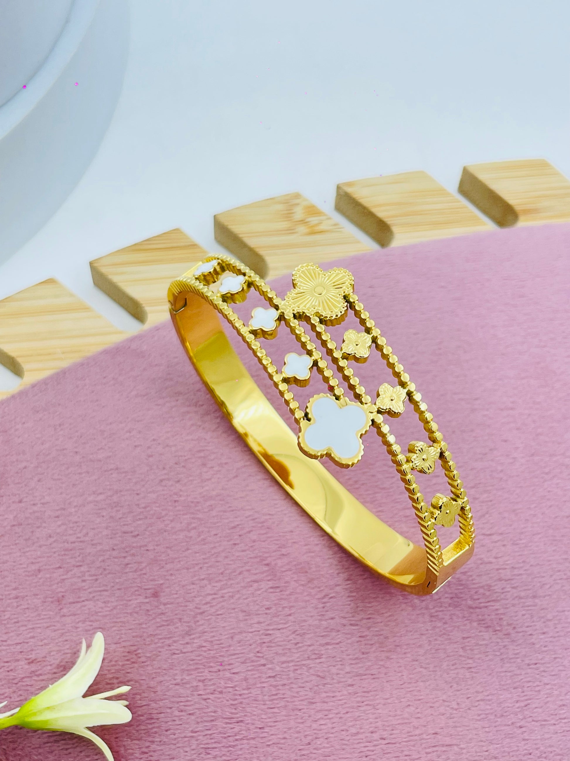 Elegant Gold and White Clover Bracelet  Stylish Jewelry