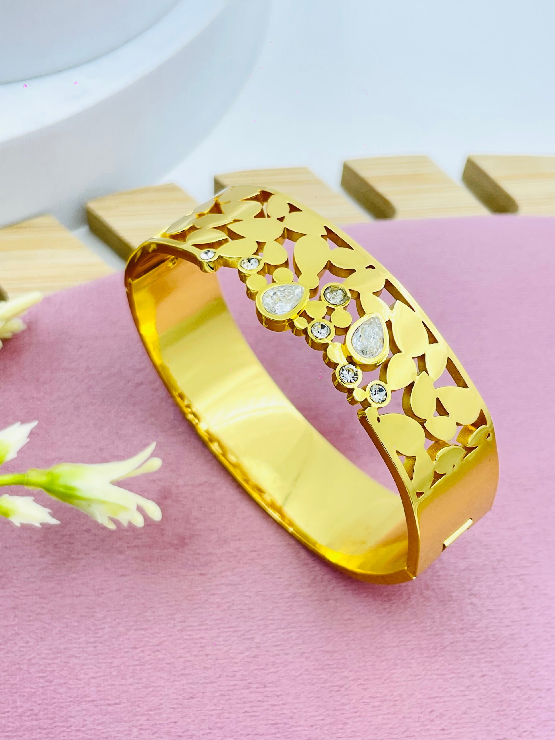 Elegant Gold Plated Floral Design Bracelet with Stones
