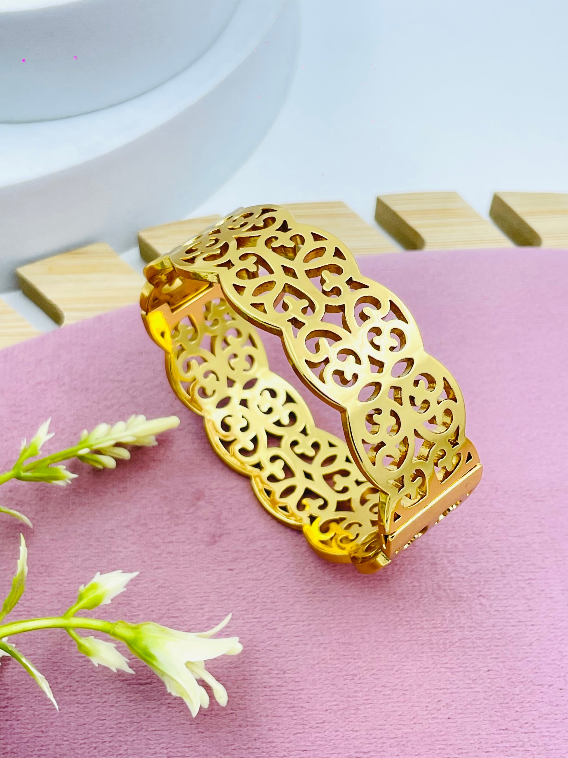 Elegant Gold Filigree Bracelet  Premium Jewelry