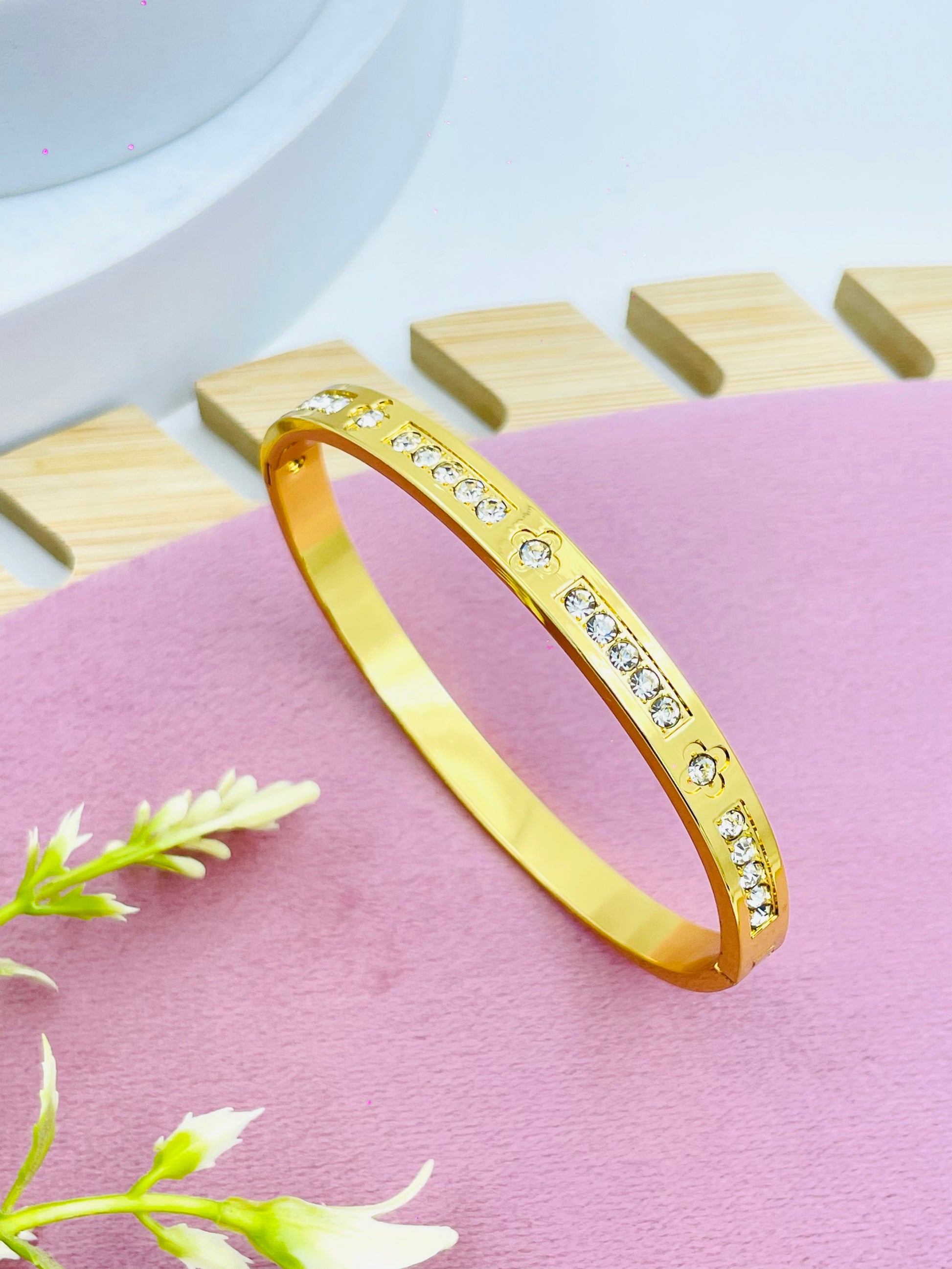 Elegant Gold DiamondStudded Bangle for Women