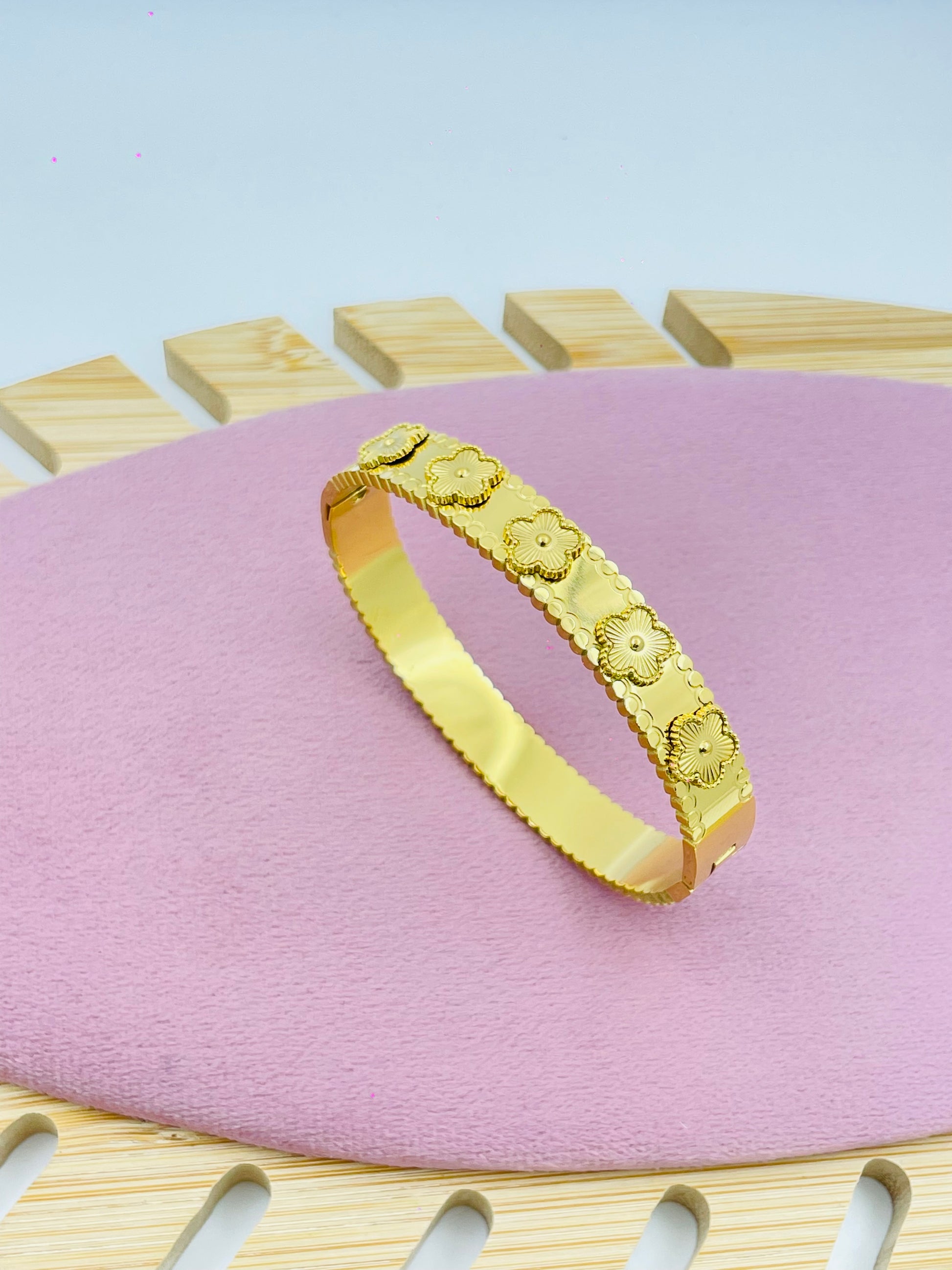 Buy Gold Bangle with Embossed Floral Design | Traditional Jewelry