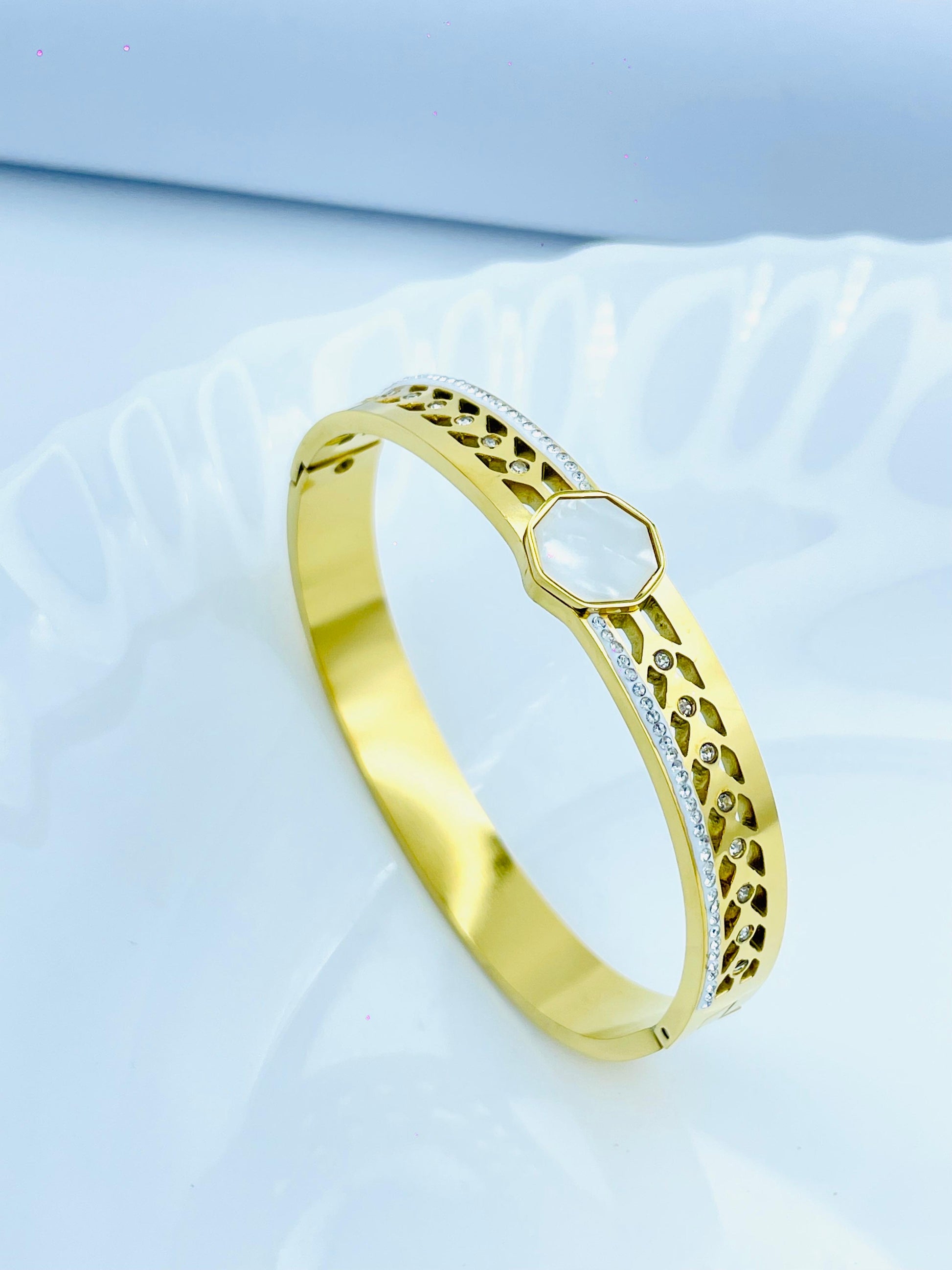 Hexagon Stone Anti Tarnish Gold Bracelet Kada for Women