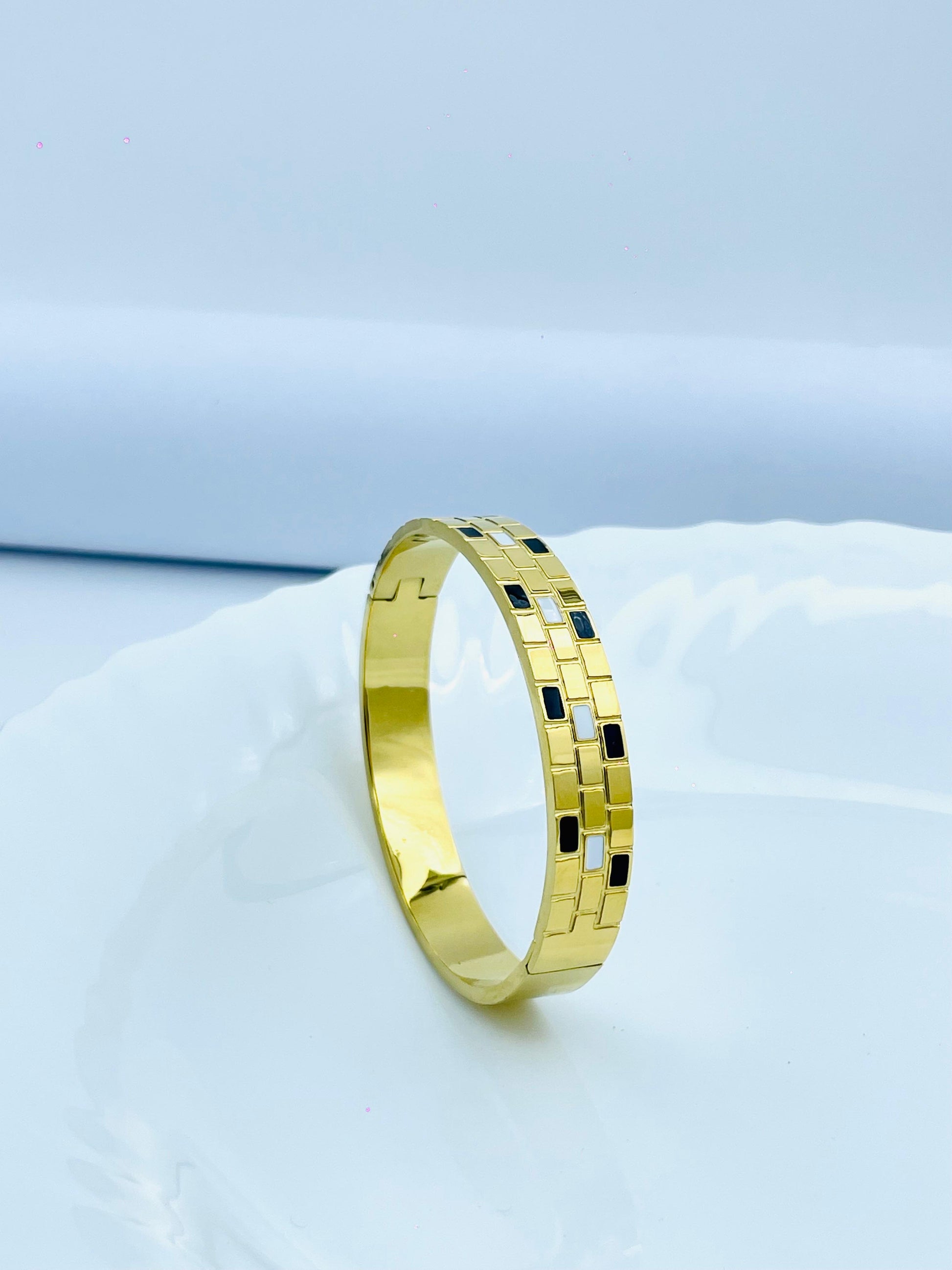 Gold Anti Tarnish Bracelet Kada – Checkered Square Pattern Design