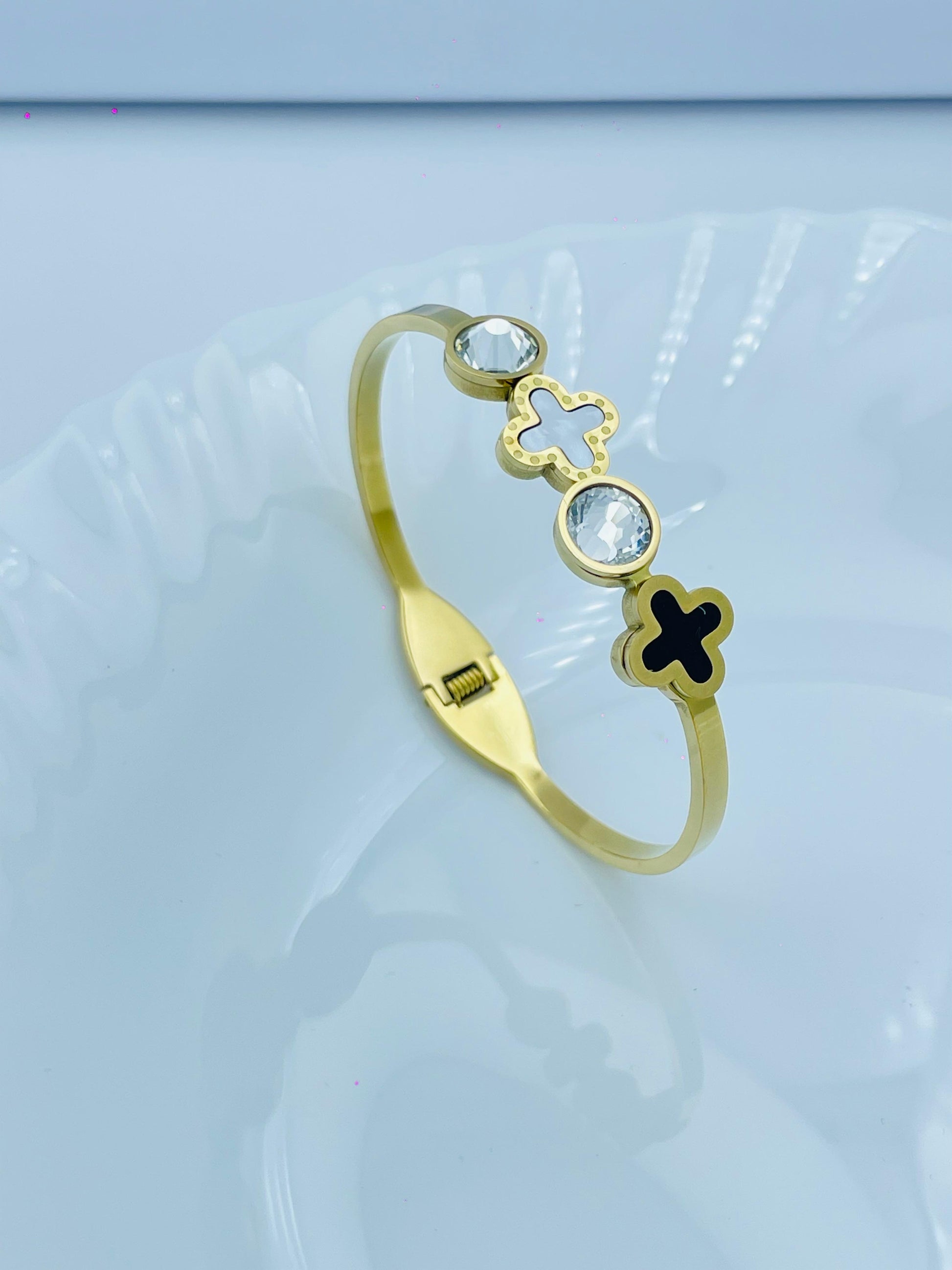 Stylish Anti-Tarnish Gold Bracelet with Crystal & Enamel Clover Accents