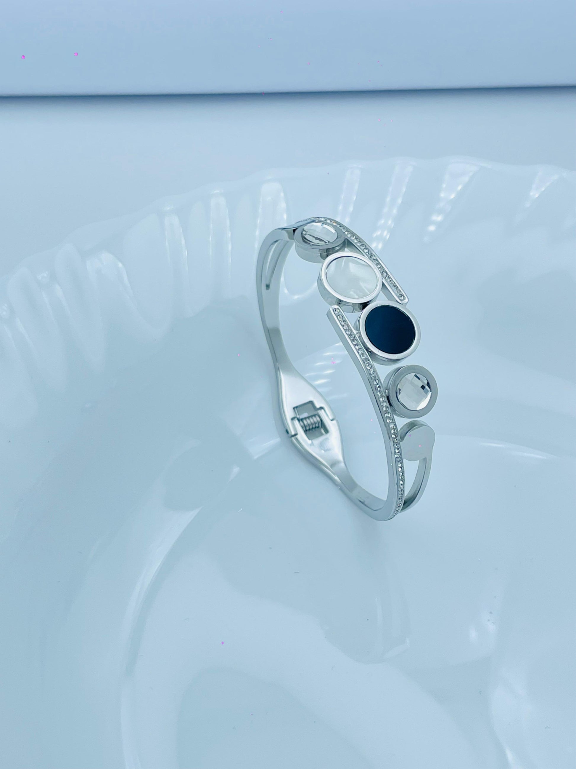 Modern Silver-Tone Anti-Tarnish Bracelet with Geometric Accents