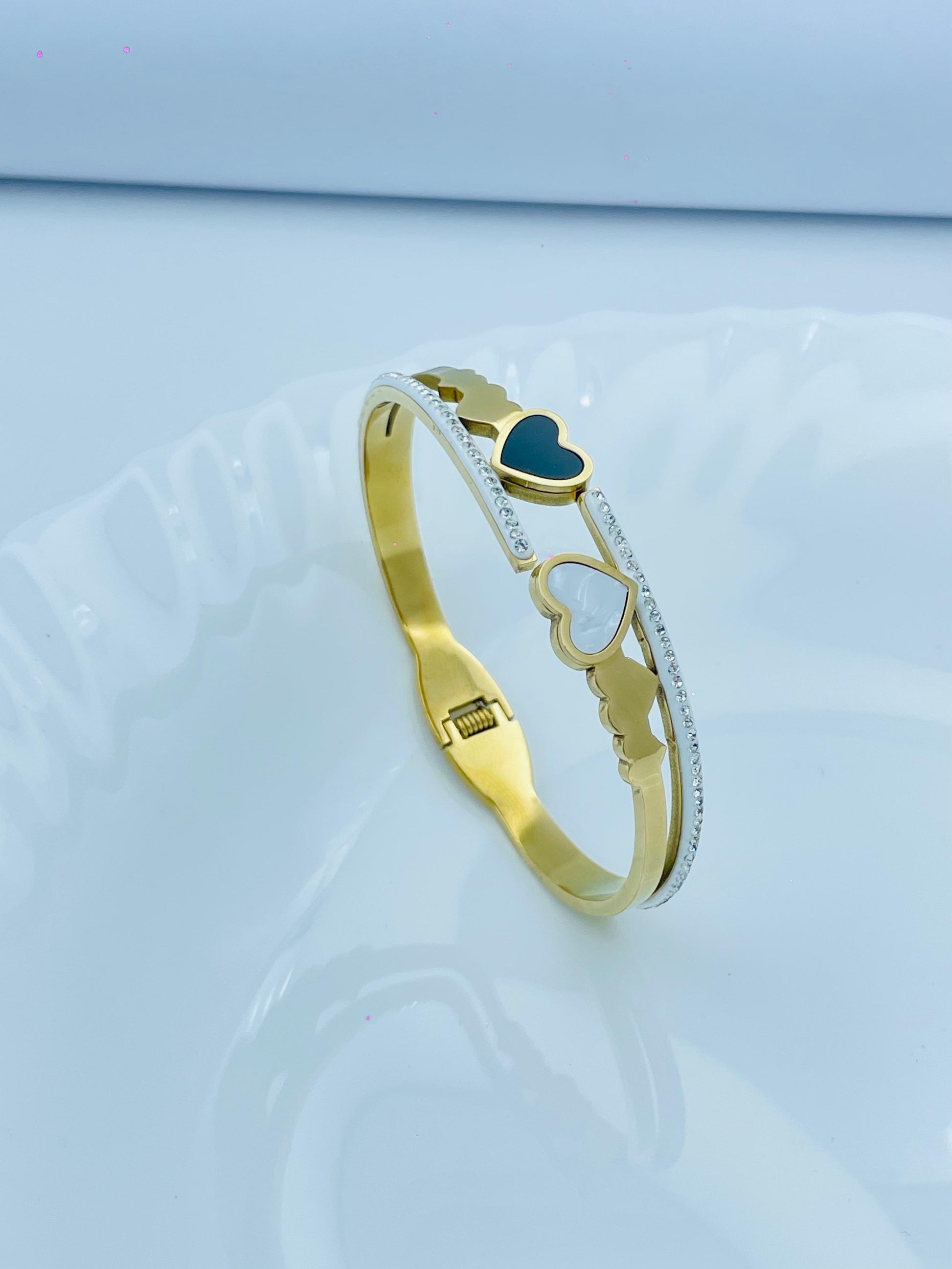 Romantic Anti-Tarnish Gold Bracelet with Dual Heart & Stone Detailing