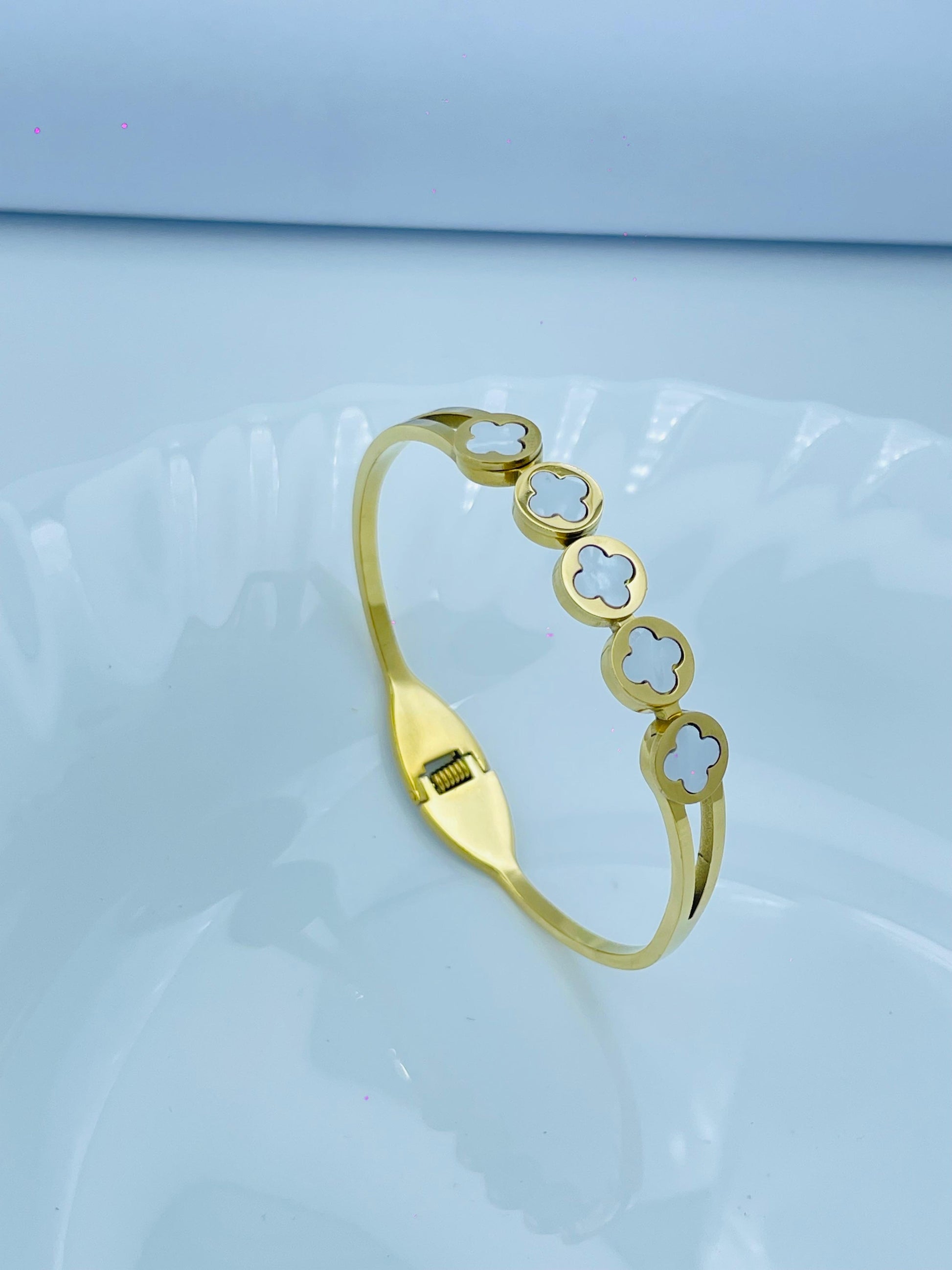 Elegant Gold Anti-Tarnish Bracelet with White Clover Charms