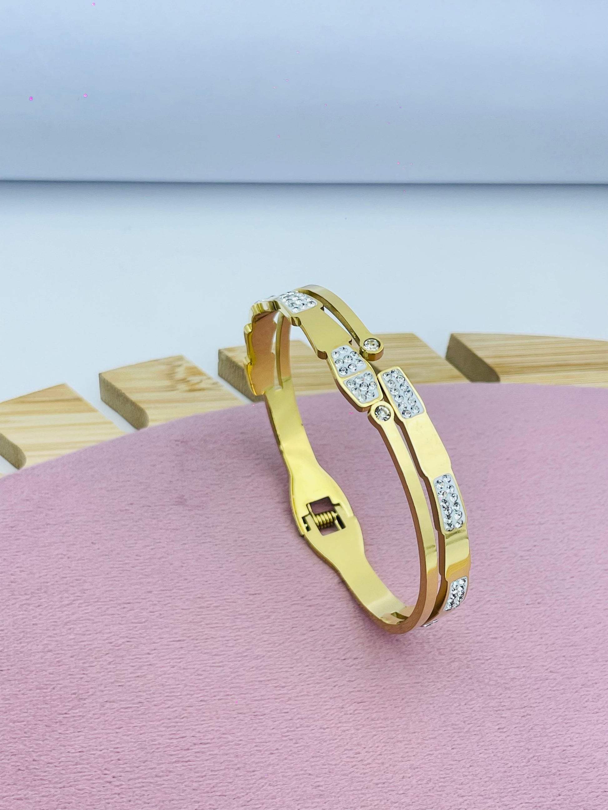 Modern Bracelet with Crystal Accents