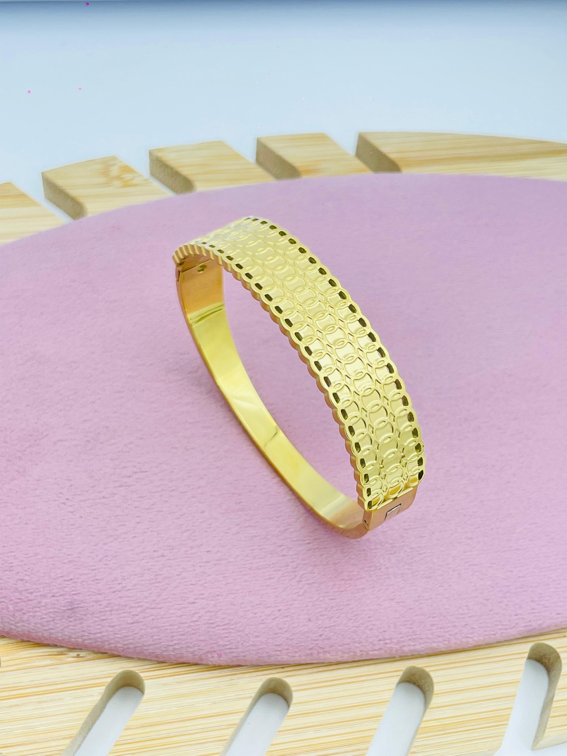 Textured Design Bracelet for a Bold Look