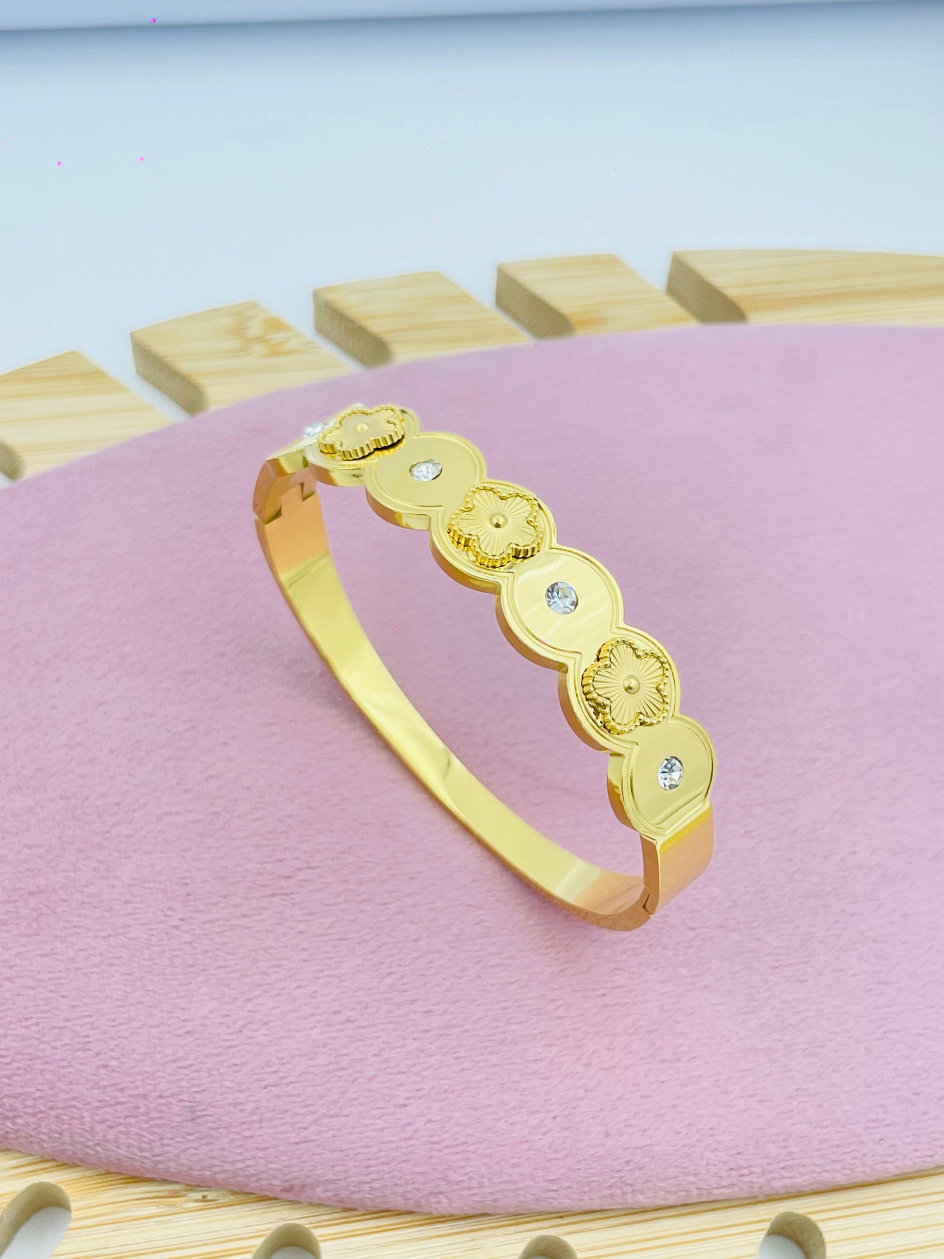 Floral Design Bracelet with Sparkling Accent
