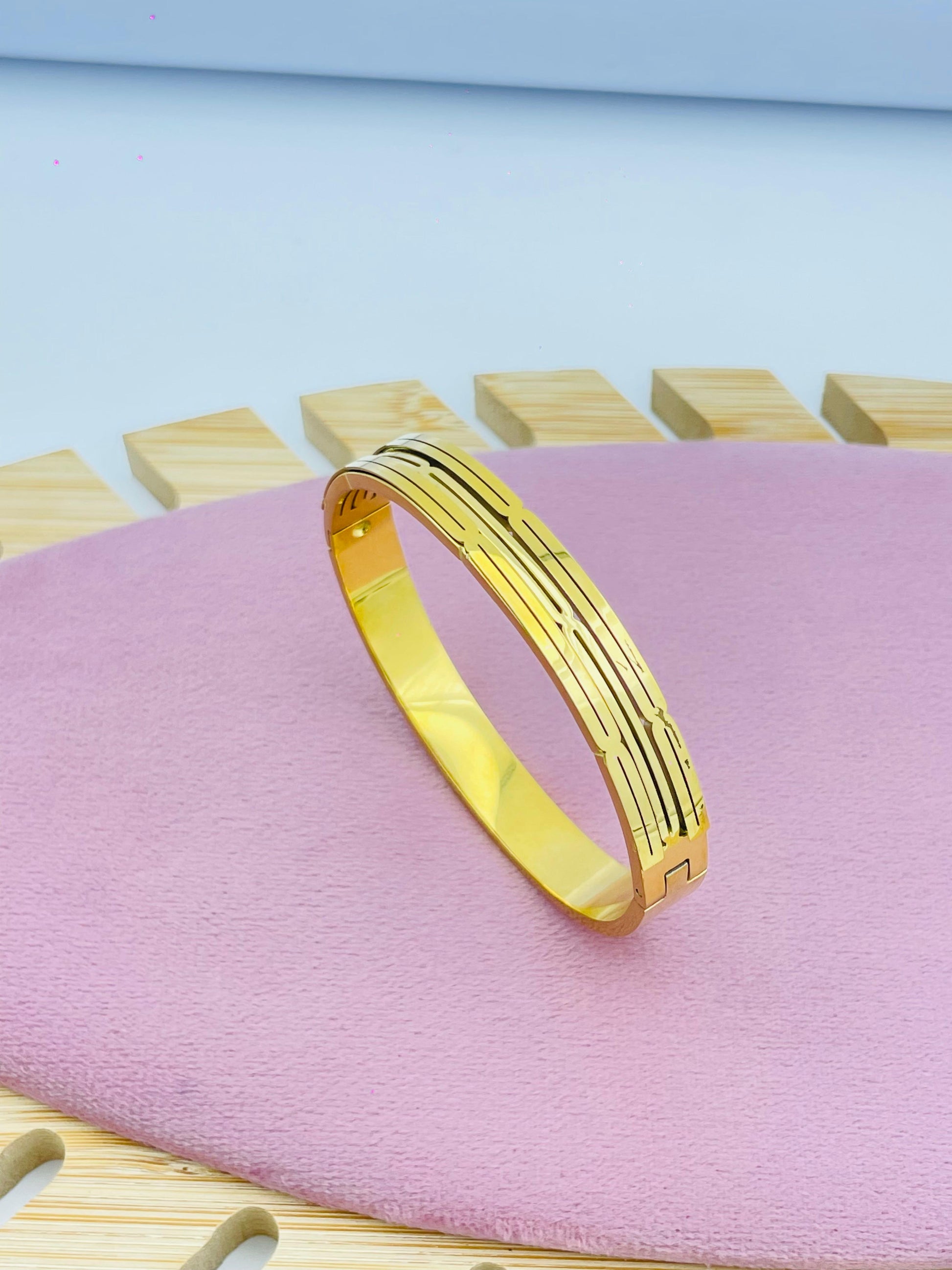 Minimalist Bracelet with Linear Design