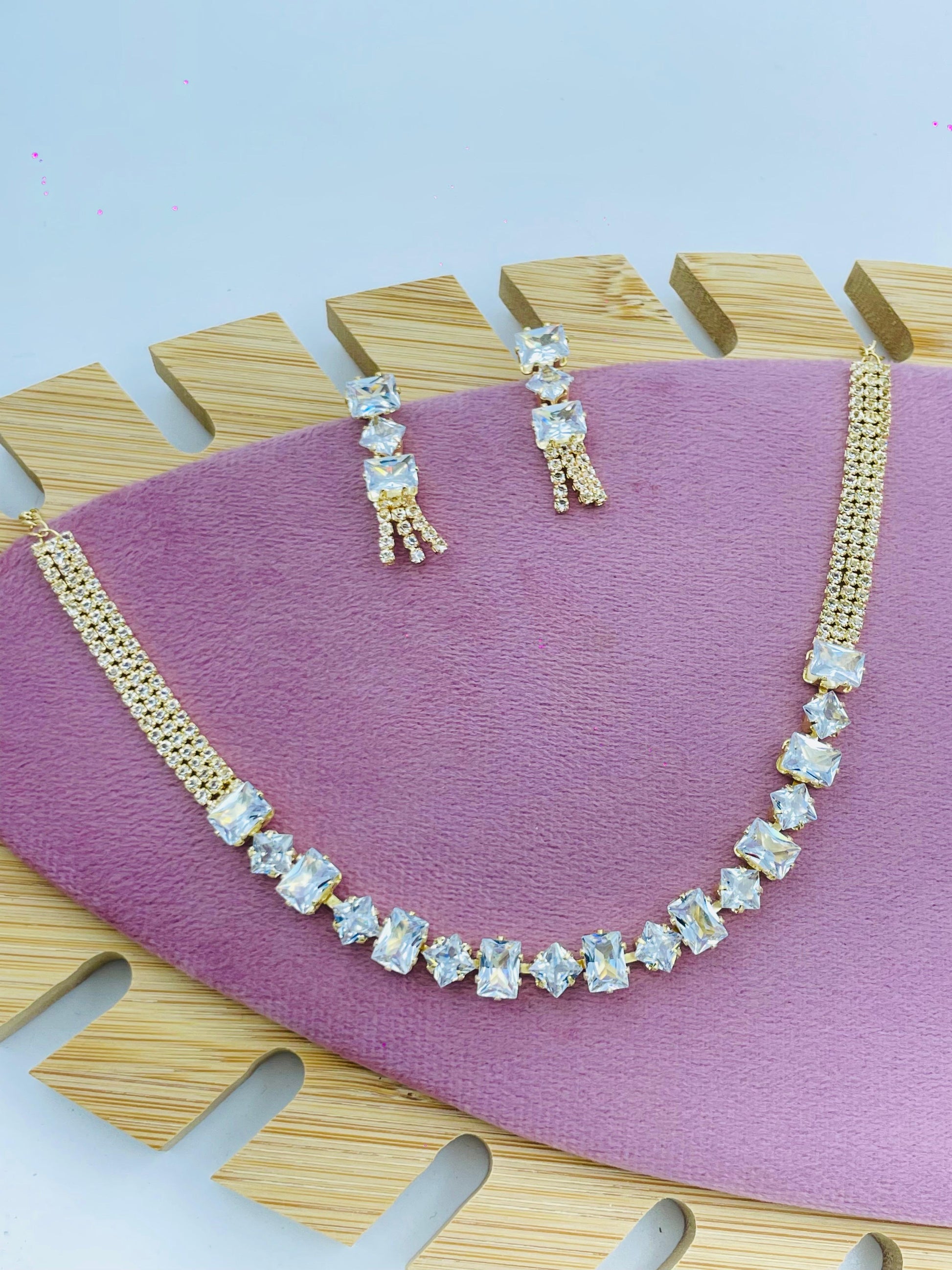 Gold-Plated Square Crystal Necklace & Dangle Earrings Set – Elegant Party Jewelry
