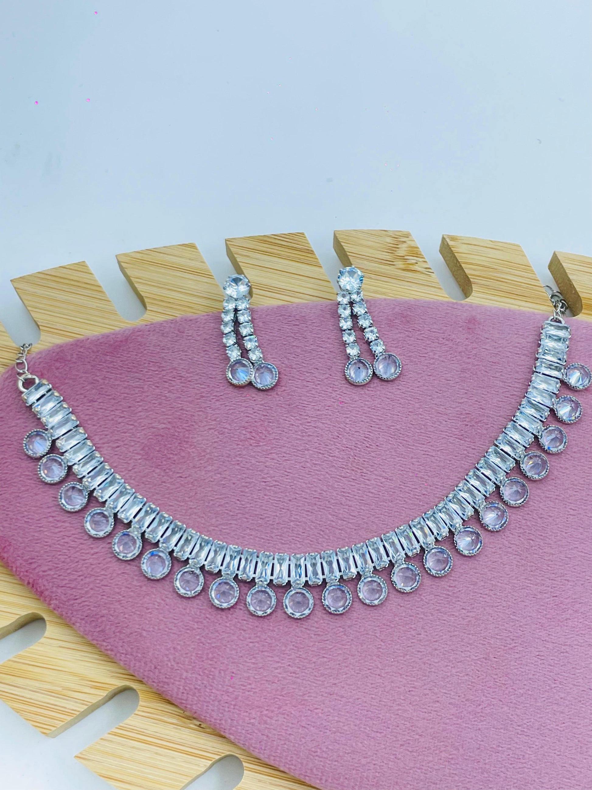 Celestial Halo Necklace Set – Radiant Circles in Ice-Silver Glam