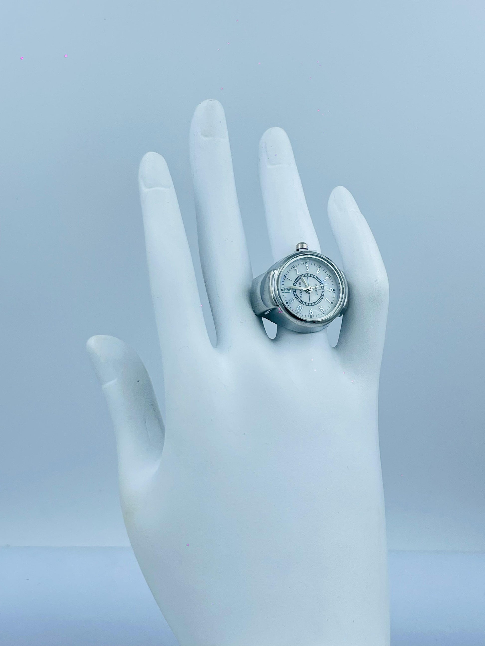 Vintage-Style Finger Watch Ring – Adjustable Silver Tone Fashion Accessory