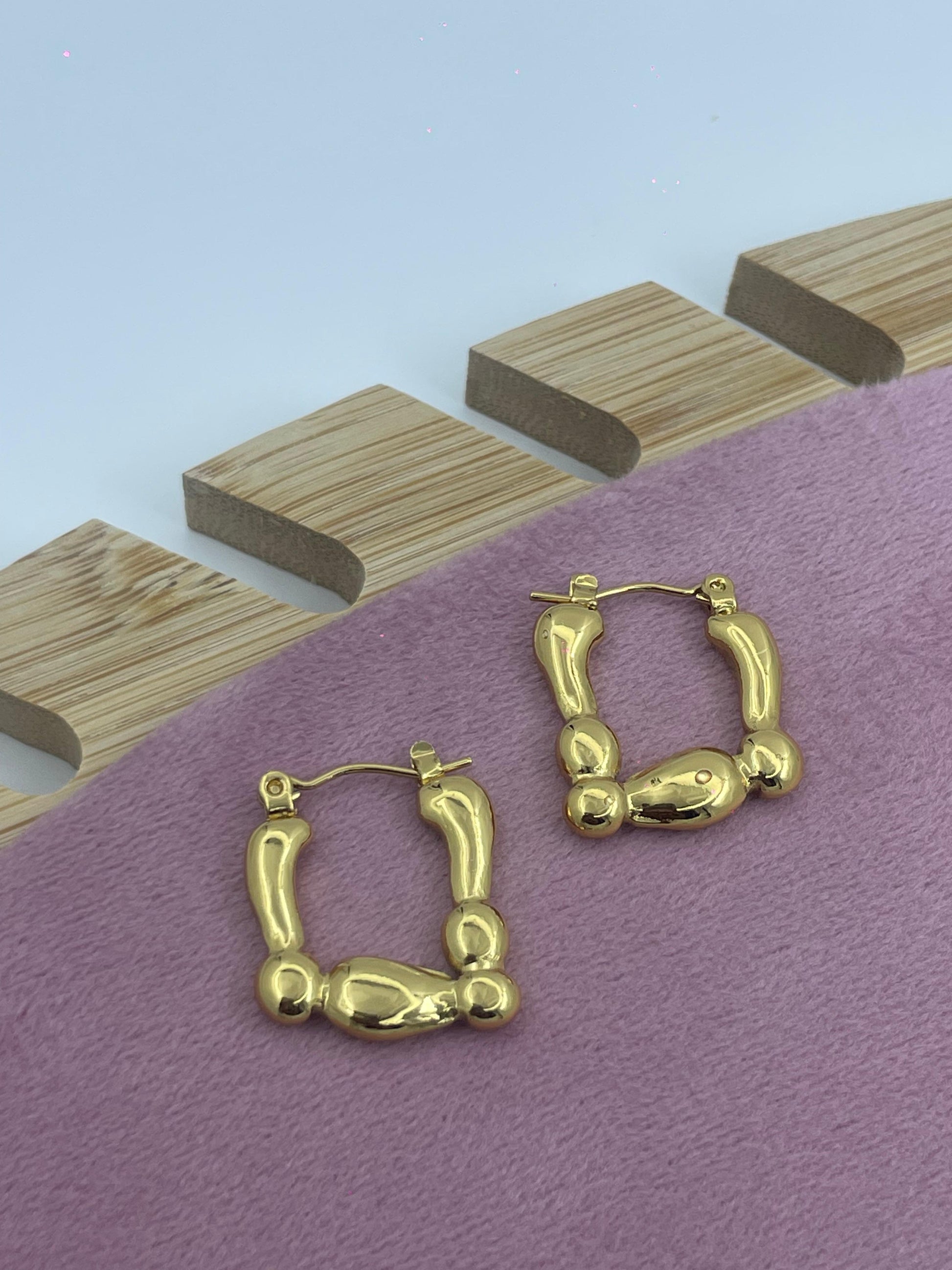 Bold Abstract Gold Hoop Earrings – Artistic Sculptural Design