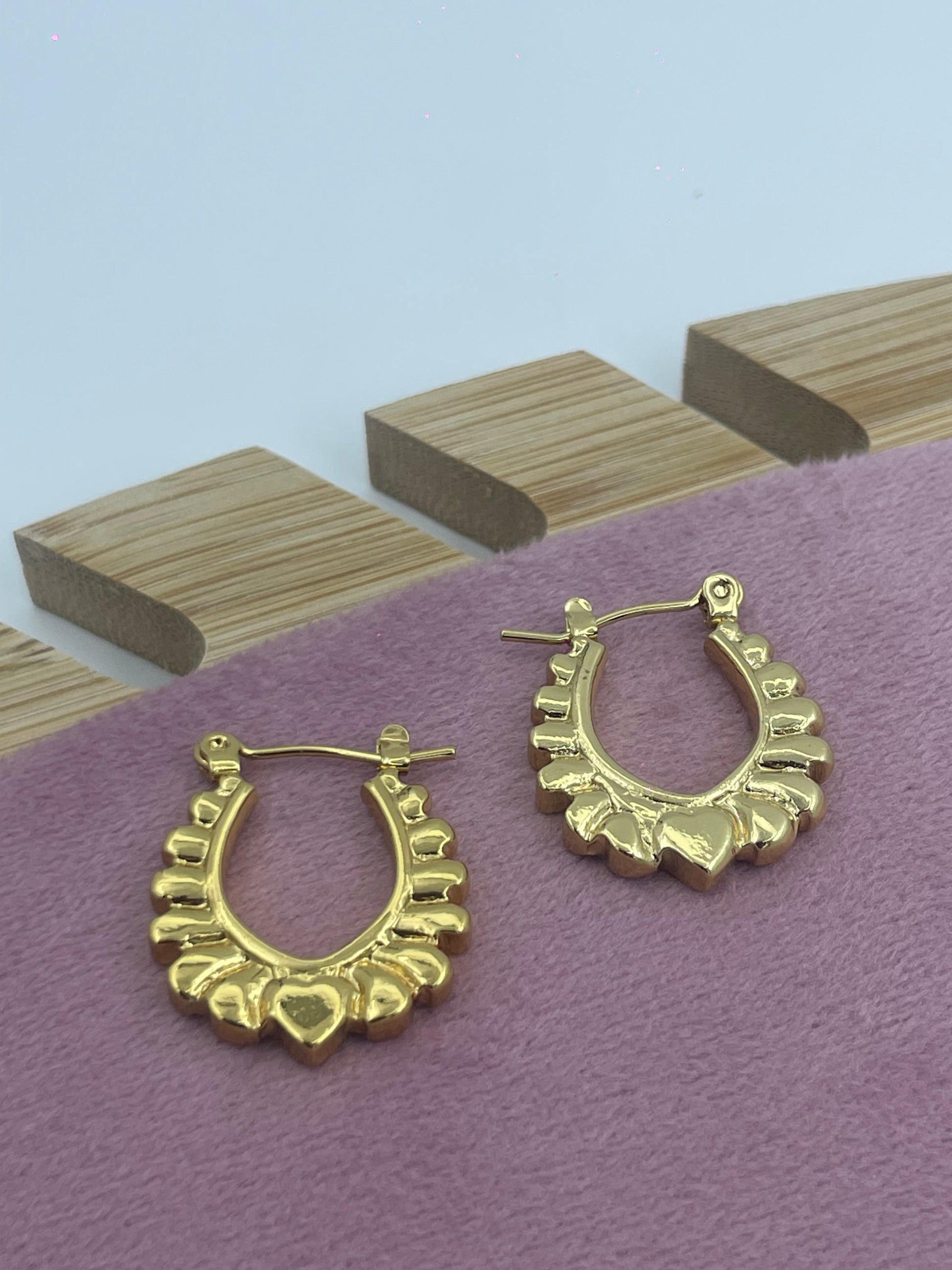 Heart Detail Gold Hoop Earrings – Chic & Romantic Design