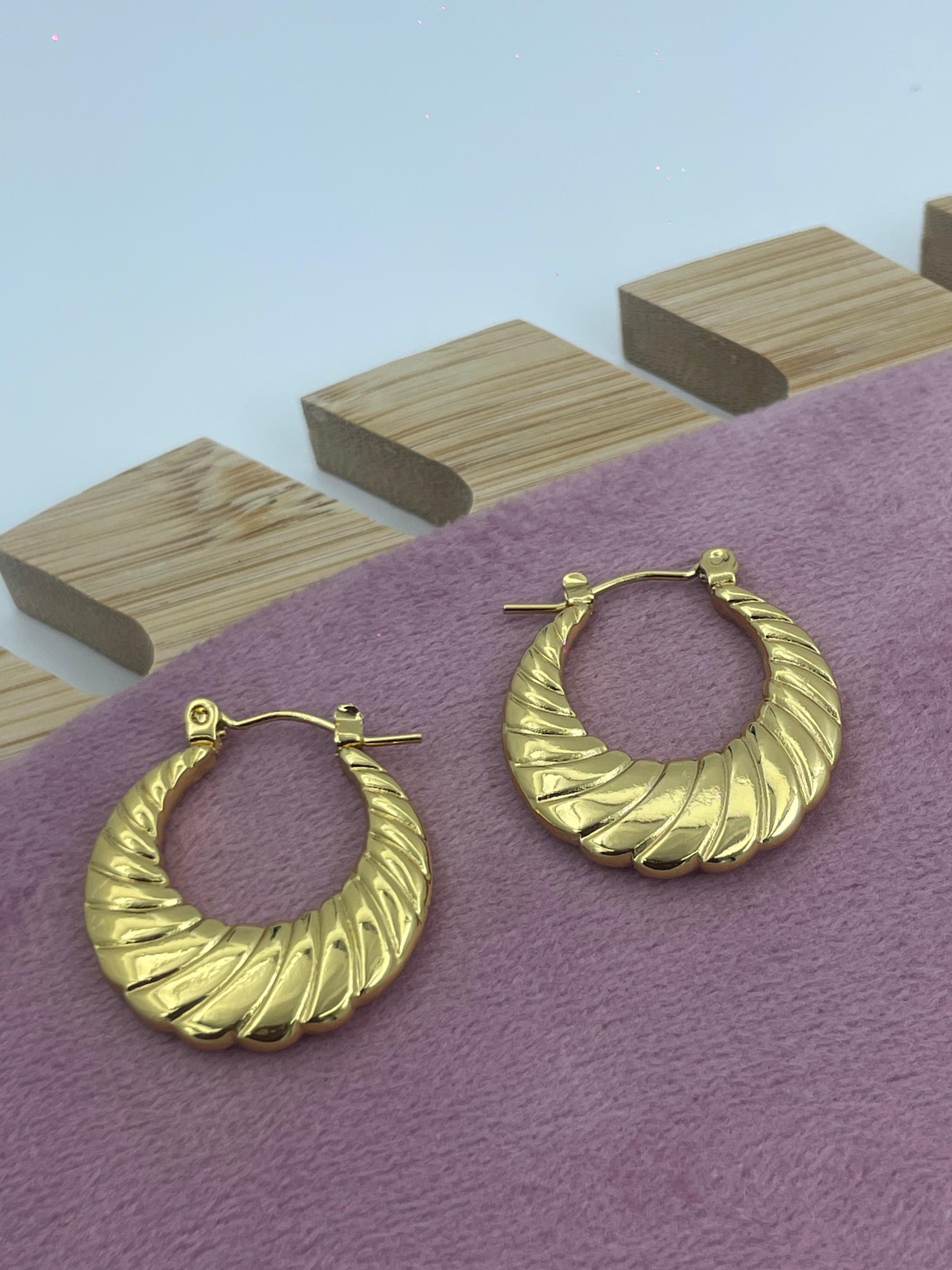 Textured Swirl Gold Hoop Earrings – Elegant Statement Jewelry