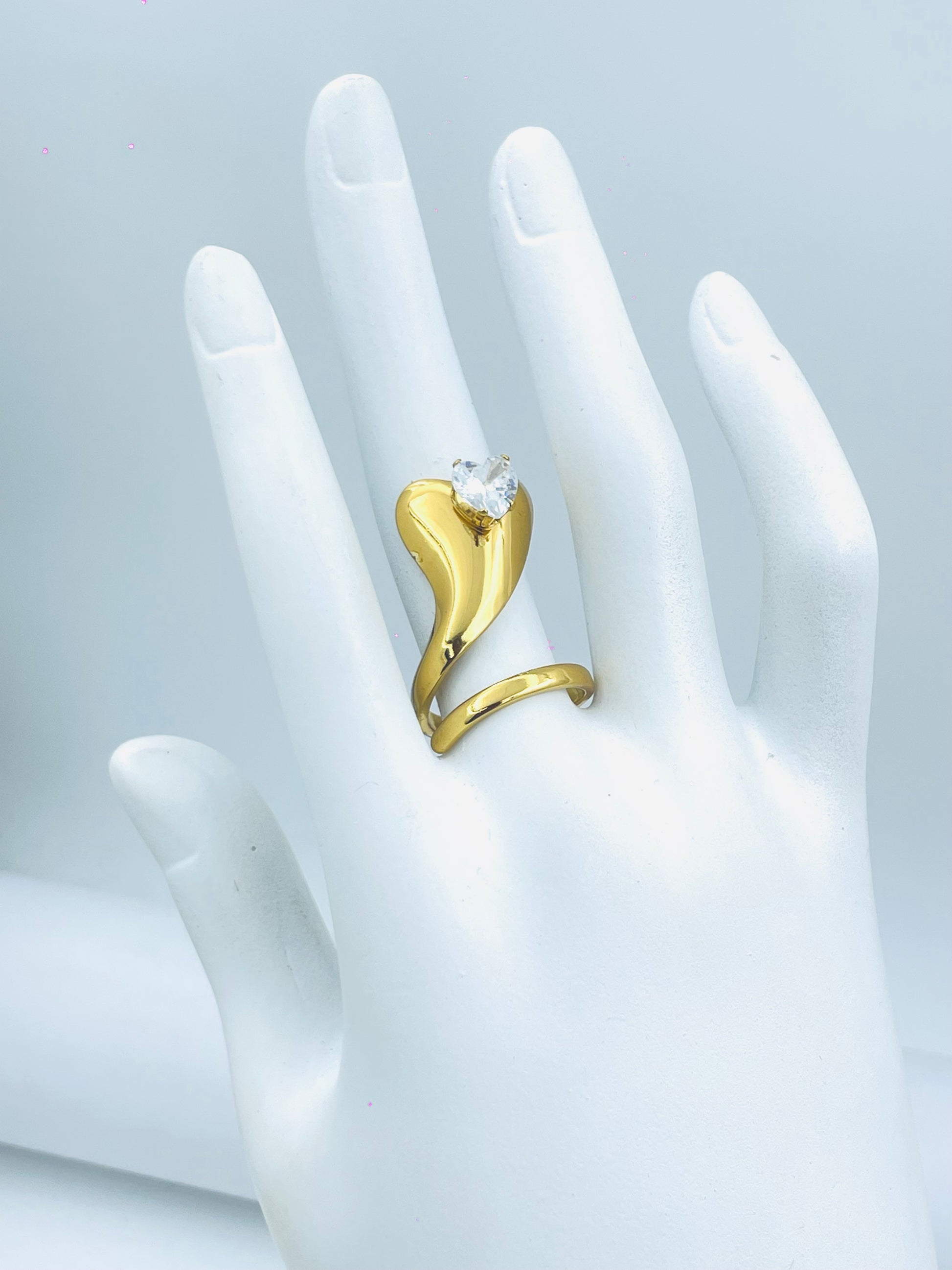 Elegant Gold Diamond Heart Ring