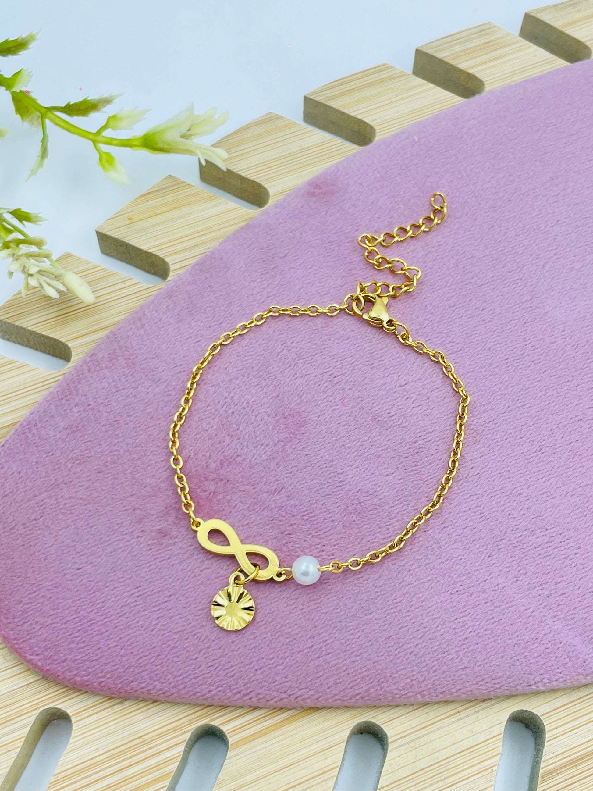 Elegant Gold Infinity Charm Bracelet with Pearl