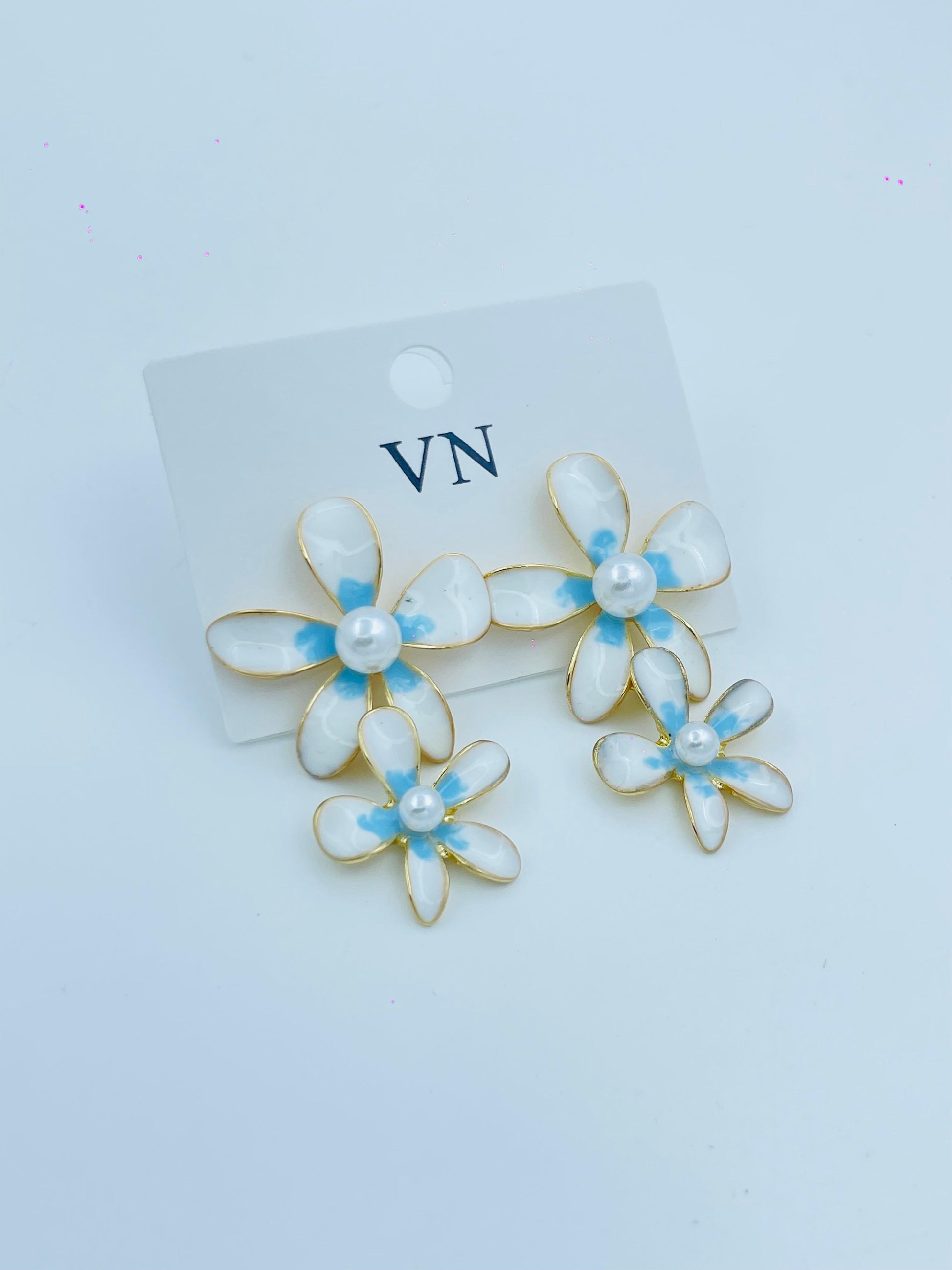 Charming Floral Pearl Drop Earrings – White & Blue Enamel Design