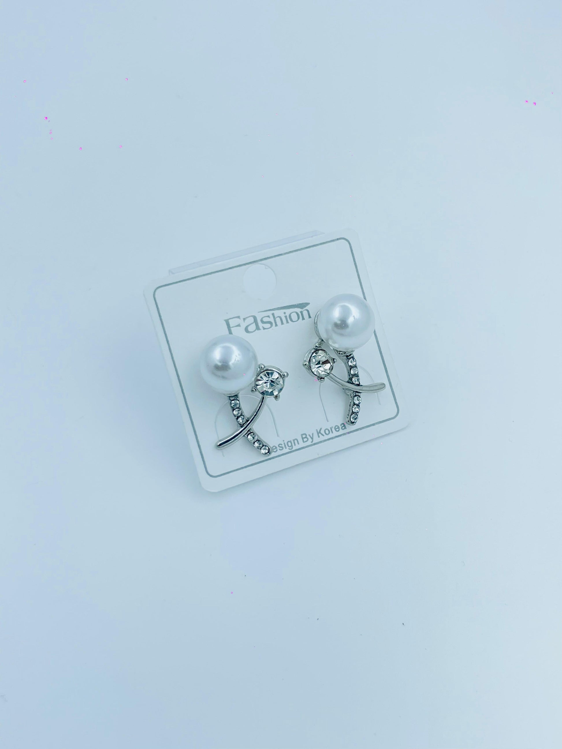 Elegant Pearl Stud Earrings with Crystal Embellishment