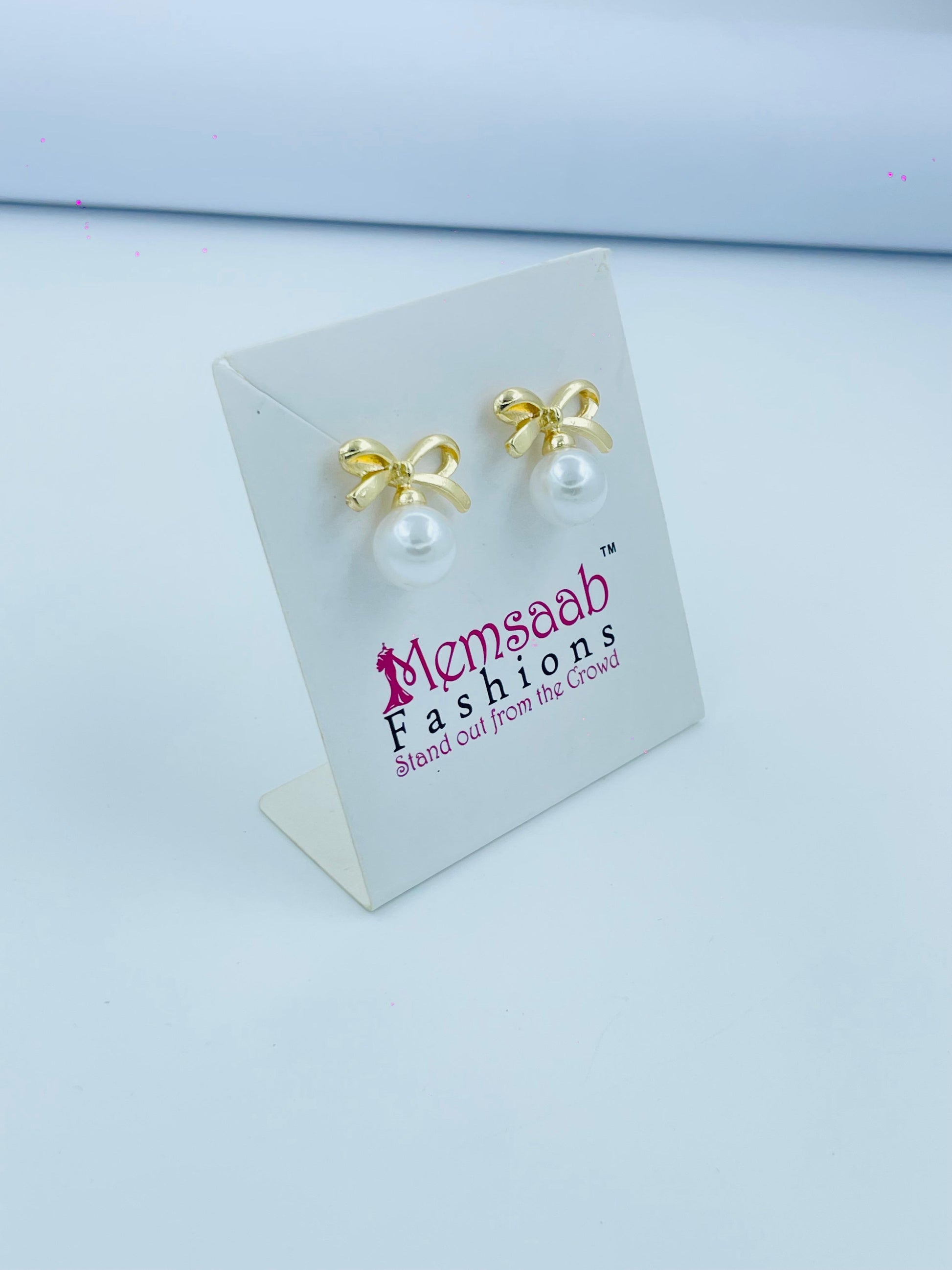 Elegant Bow Design Pearl Stud Earrings for Women
