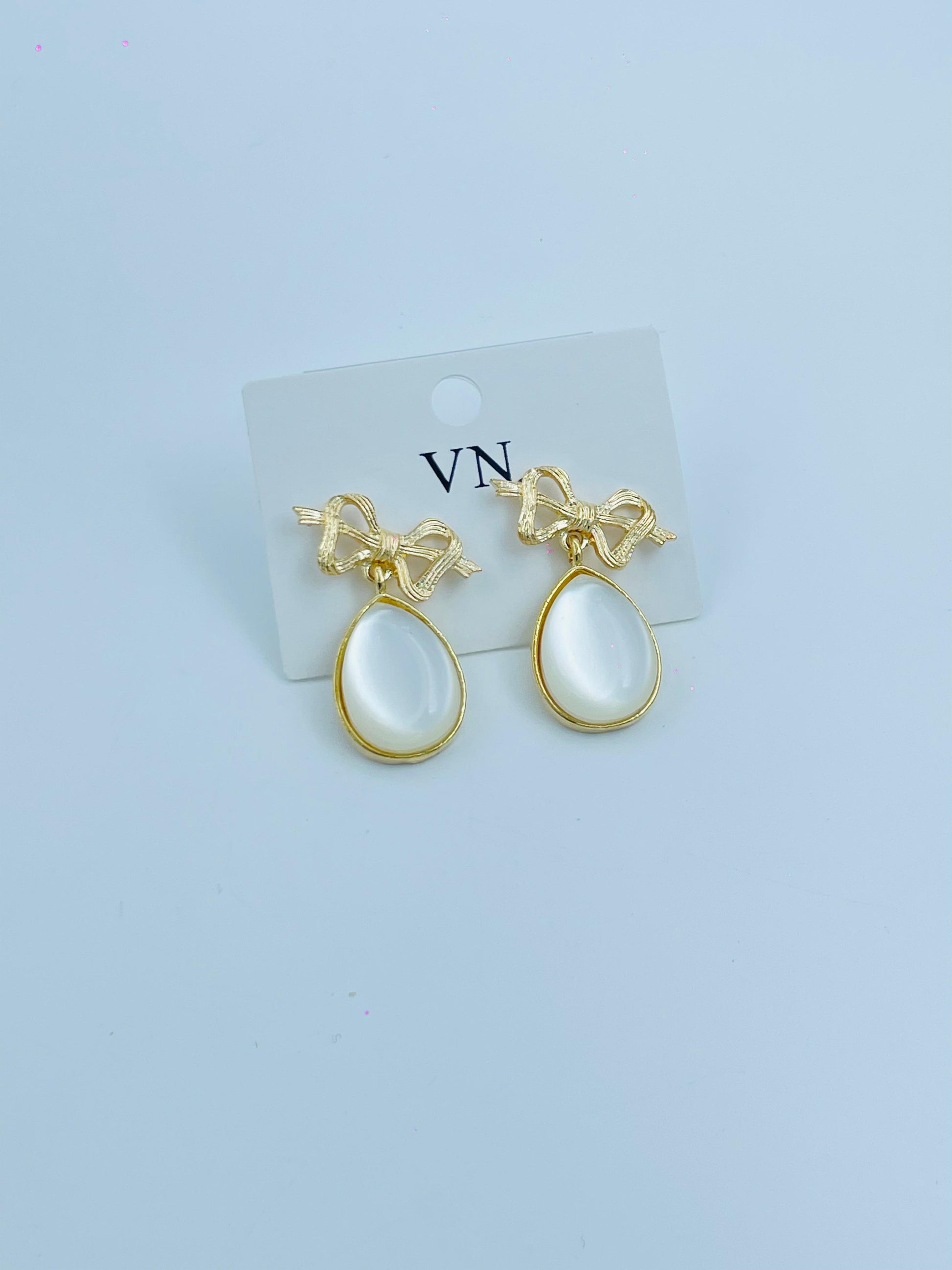 Gold Bow Teardrop Earrings – Elegant Pearl Look Dangles