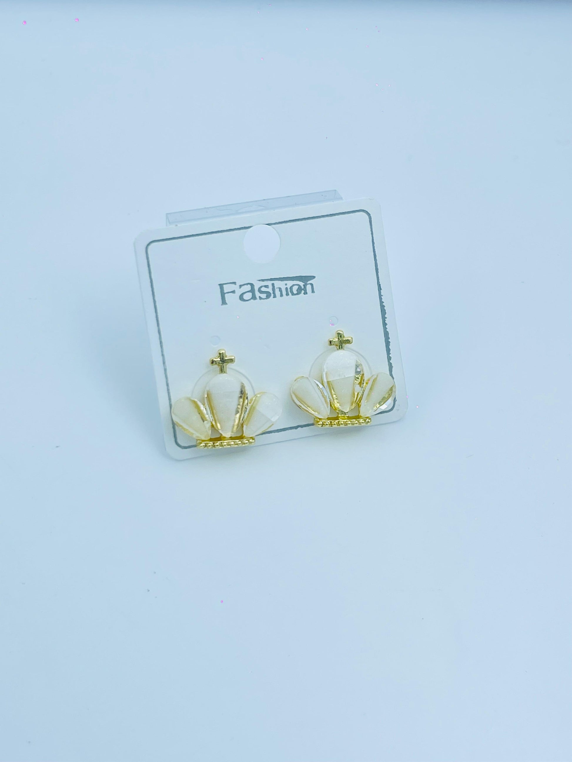 Royal Crown Pearl Stud Earrings – Korean Inspired Elegant Jewelry