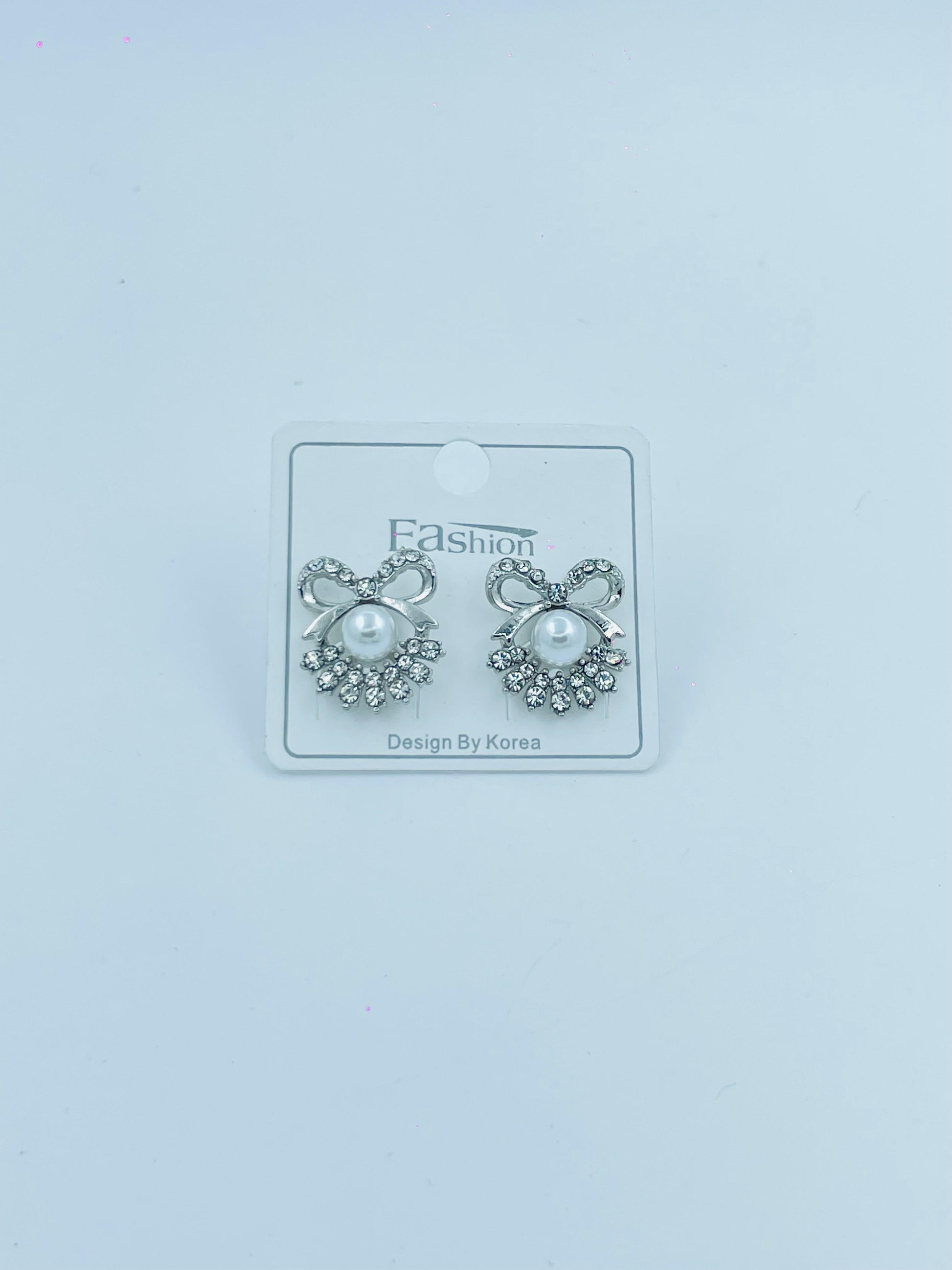 Elegant Pearl Bow Stud Earrings – Korean Design with Rhinestone Accents