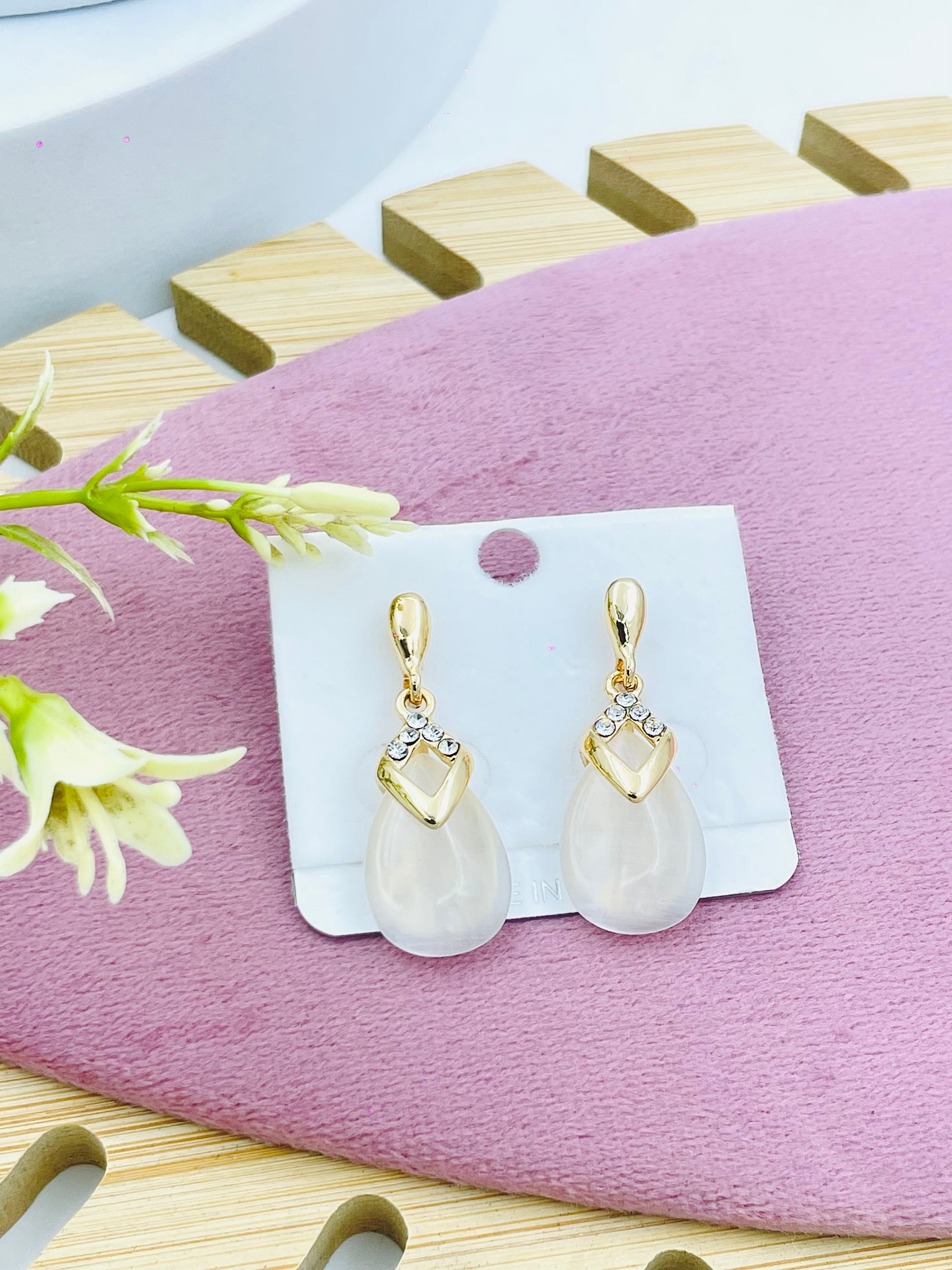 Elegant Pearl Drop Earrings  Luxury Jewelry
