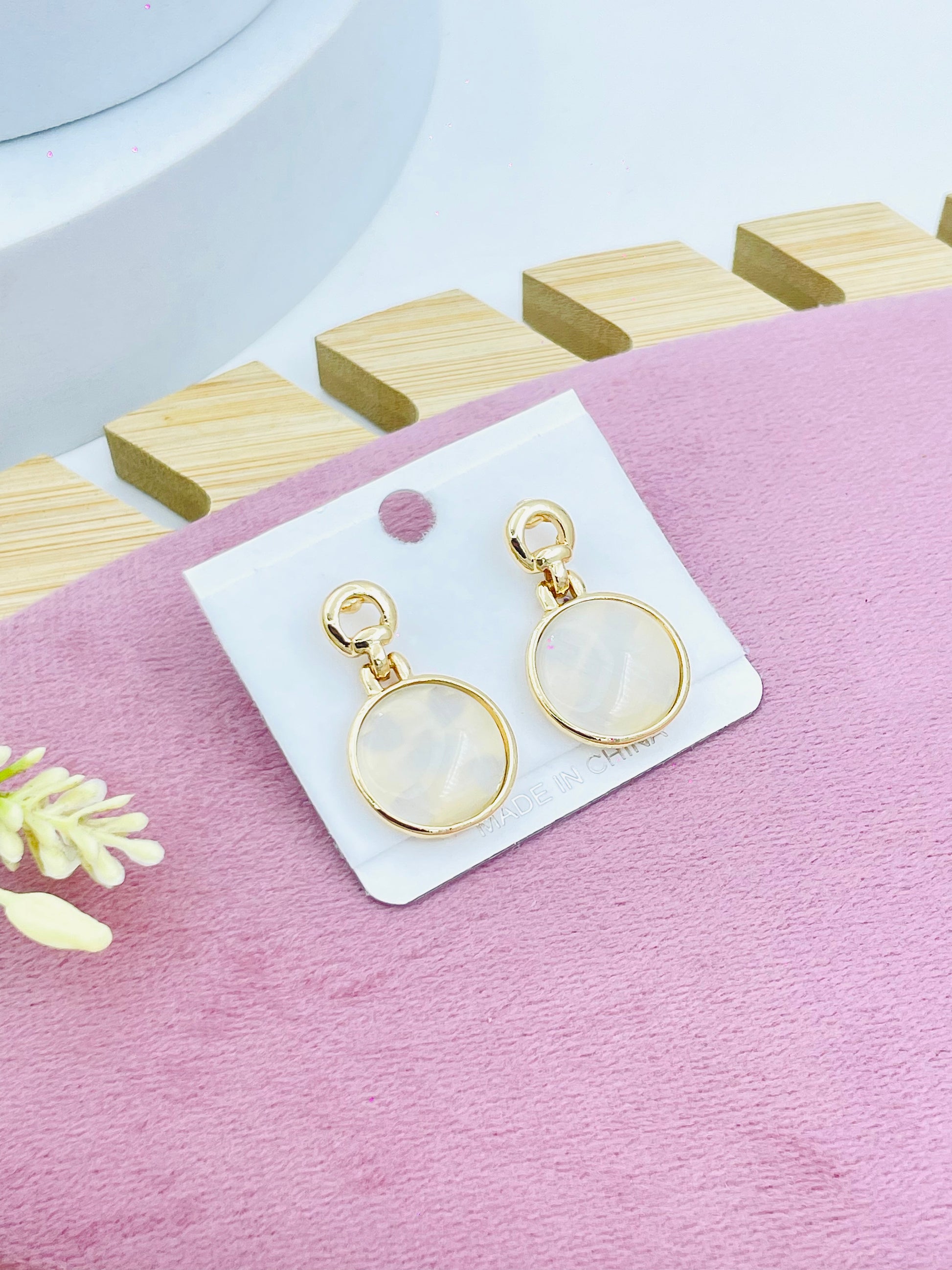 Elegant Gold Circle Drop Earrings