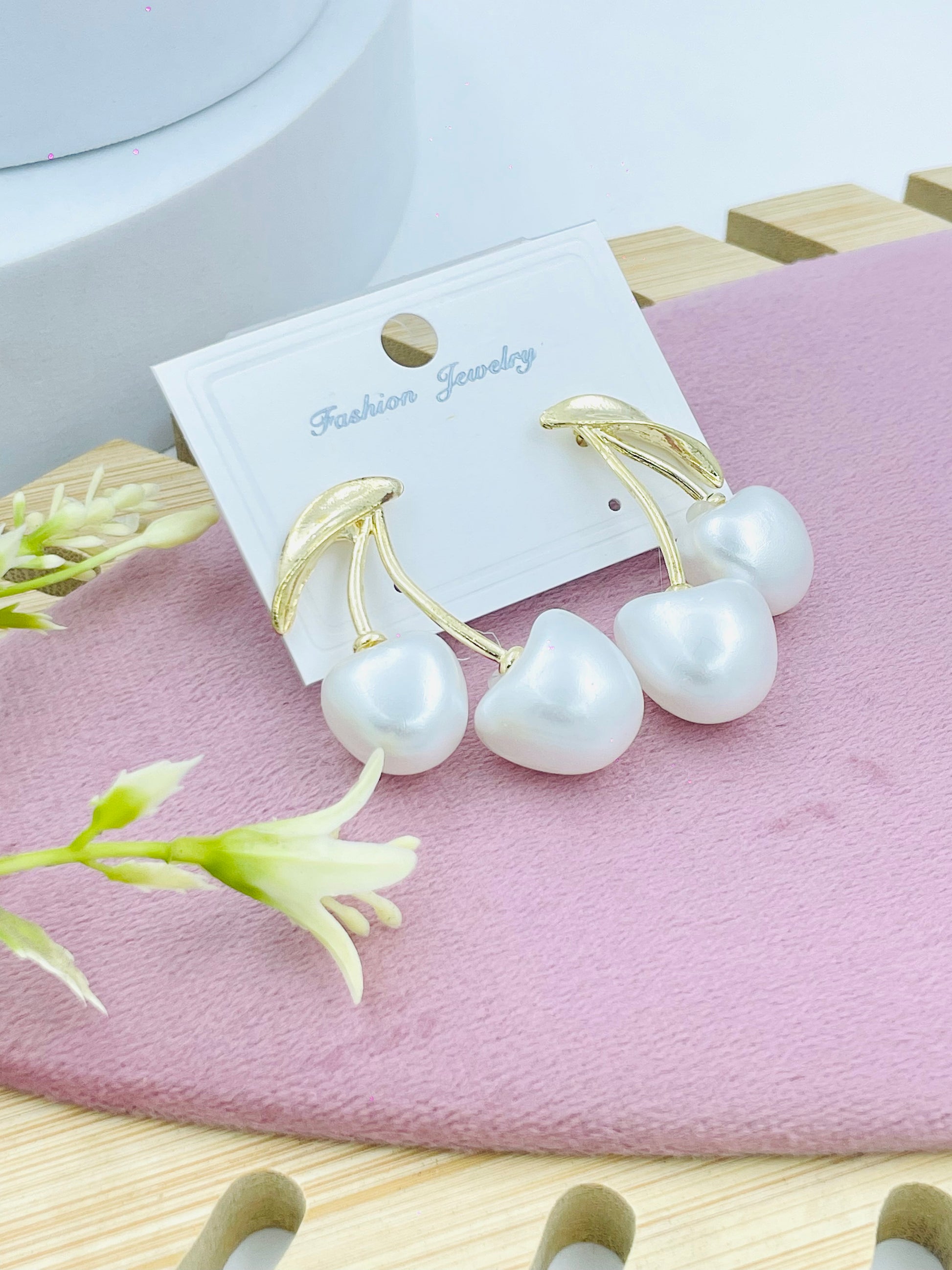 Elegant Pearl Drop Earrings  Fashion Jewelry