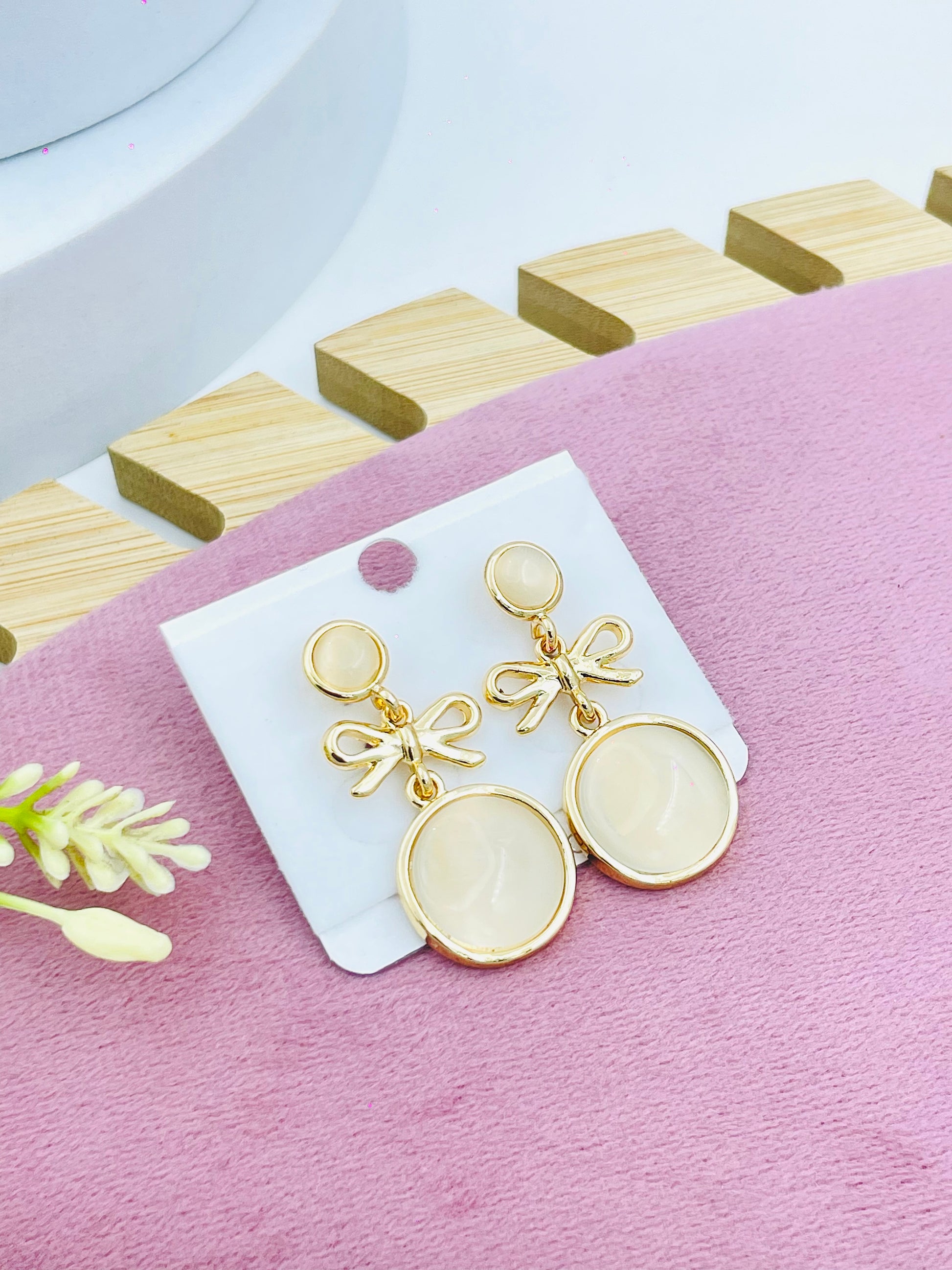 Elegant Gold Ribbon Cameo Drop Earrings