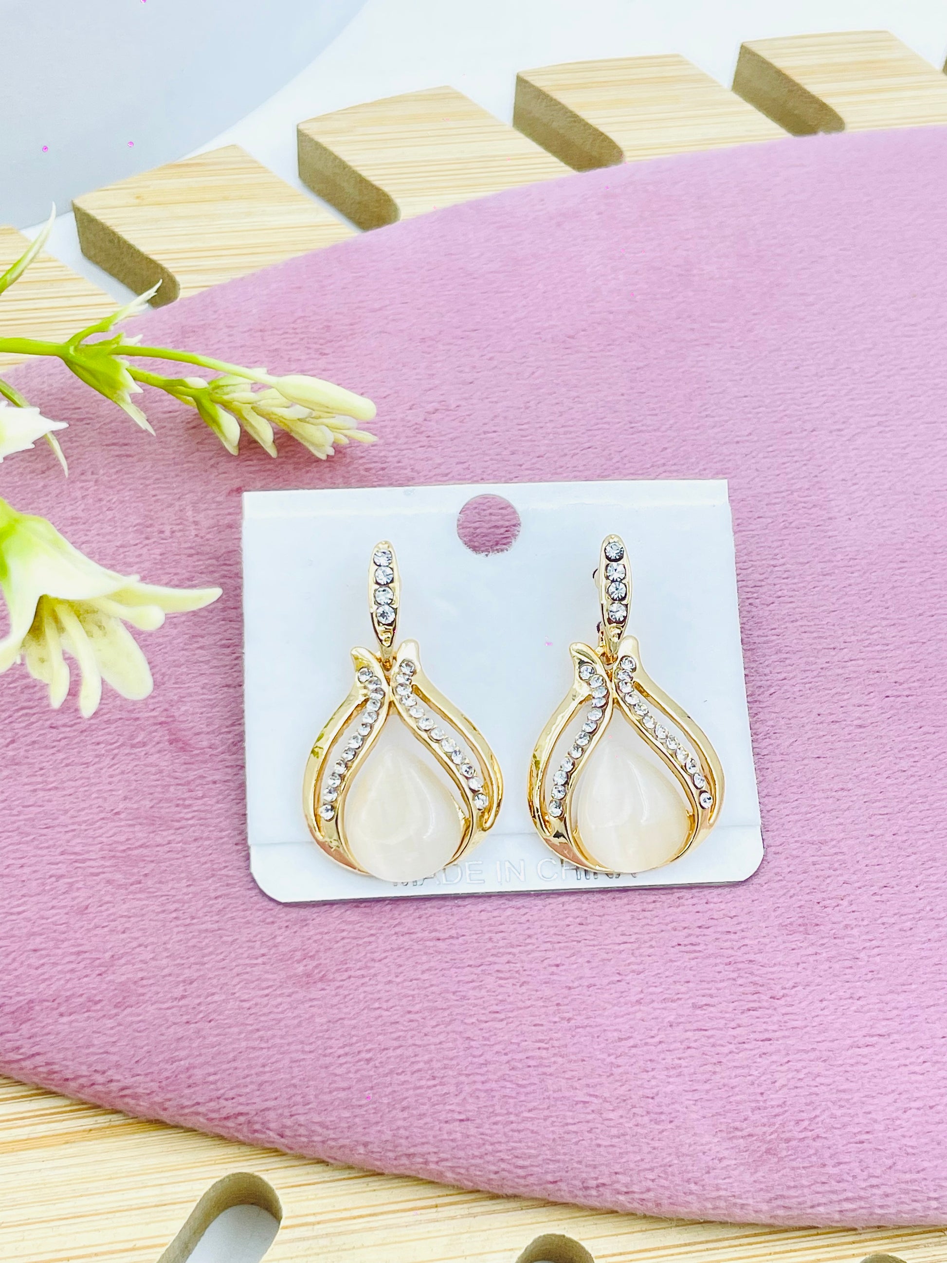 Elegant Teardrop Pearl Earrings with Rhinestones
