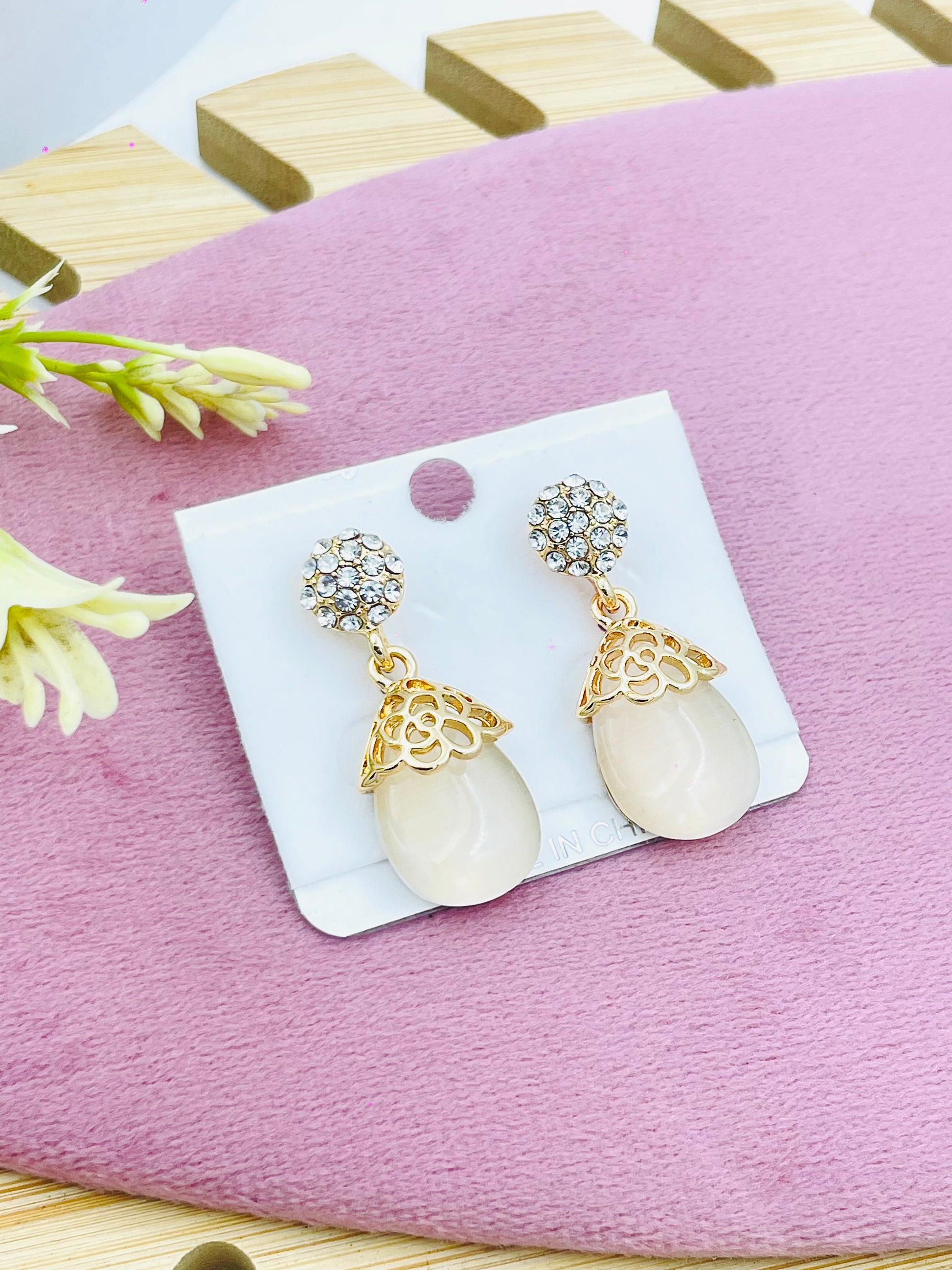 Elegant Gold and Pearl Drop Earrings