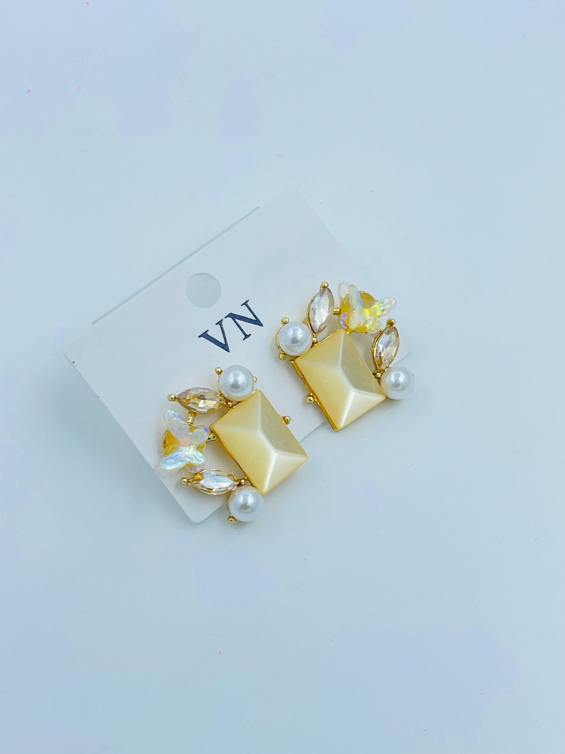 Chic Cream Teardrop Earrings with Pearls and Crystals | Elegant Jewelry