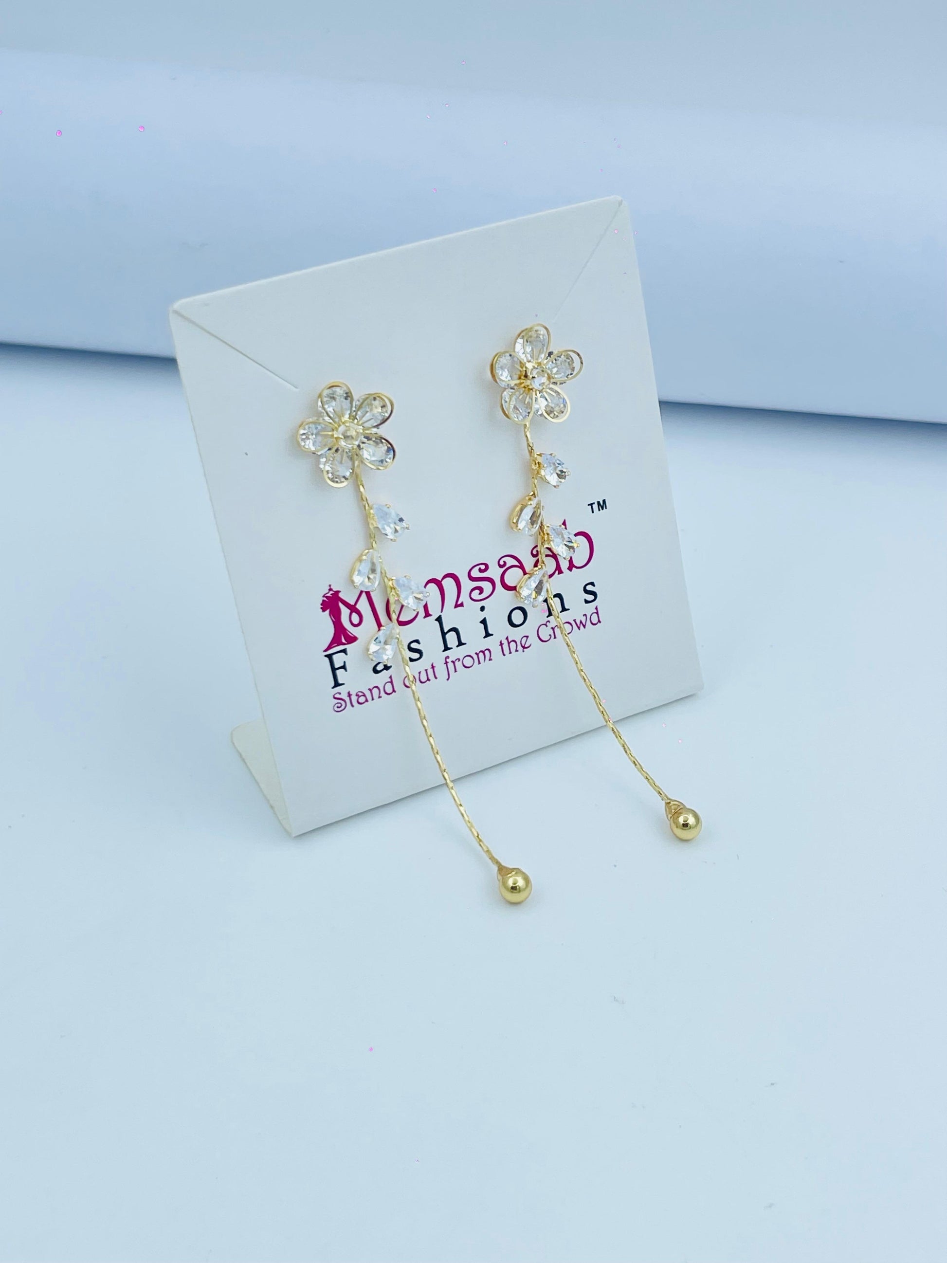 Charming Floral Dangle Earrings – Elegant Crystal Jewelry