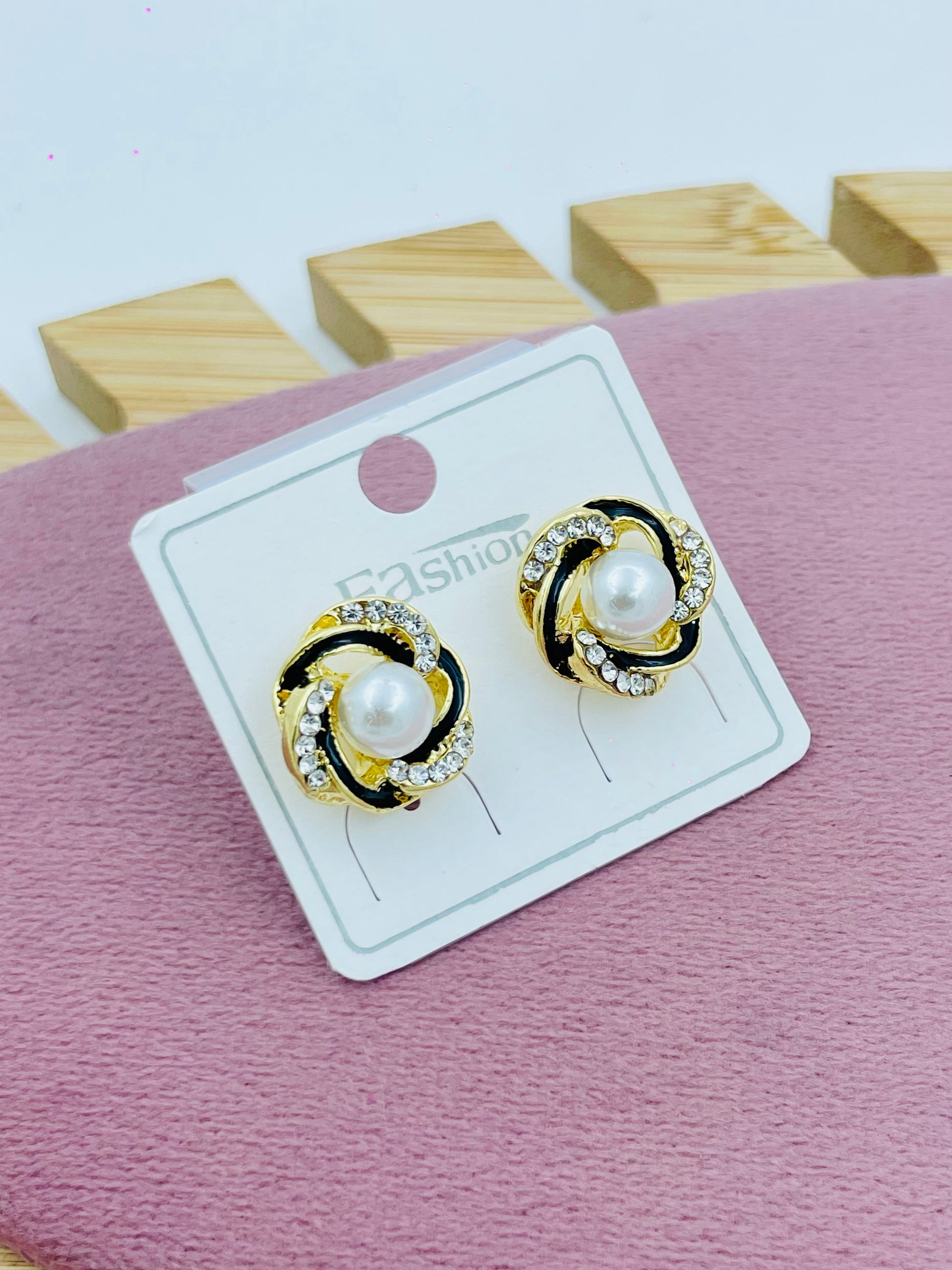 Elegant Gold and Pearl Knot Earrings with Rhinestones