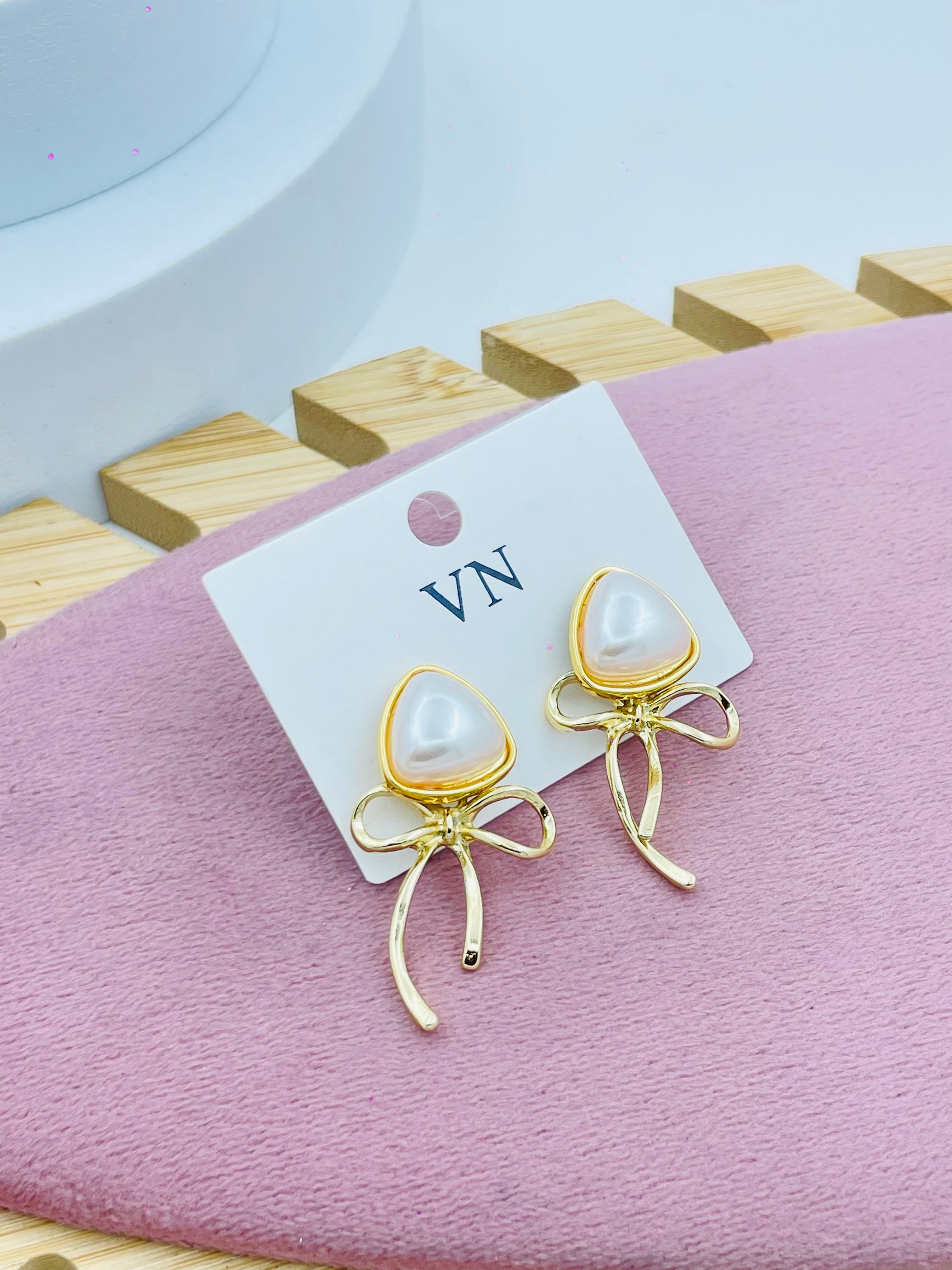 Elegant Gold Bow Pearl Earrings  Sophisticated Design