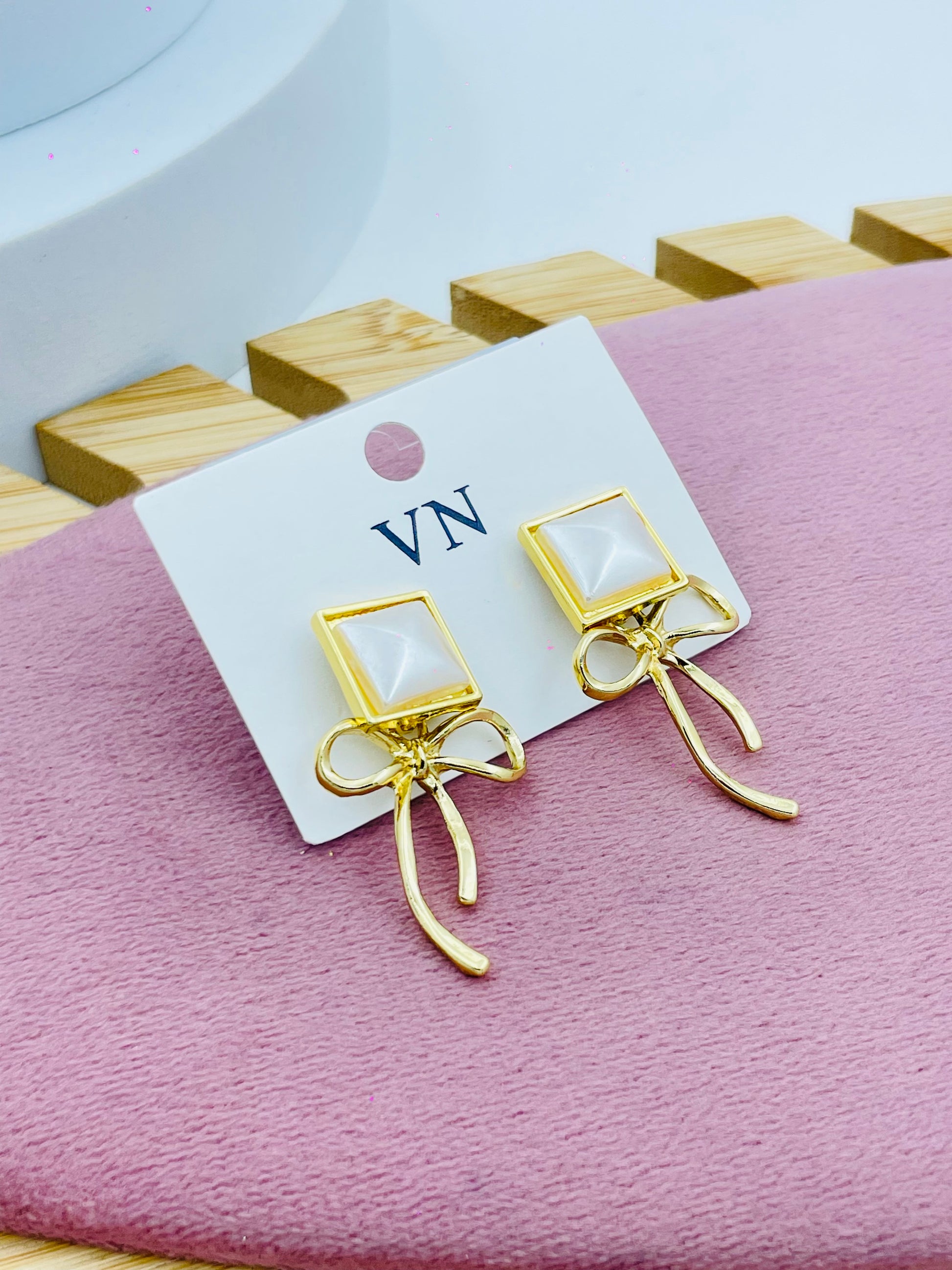 Elegant Gold Bow Square Earring