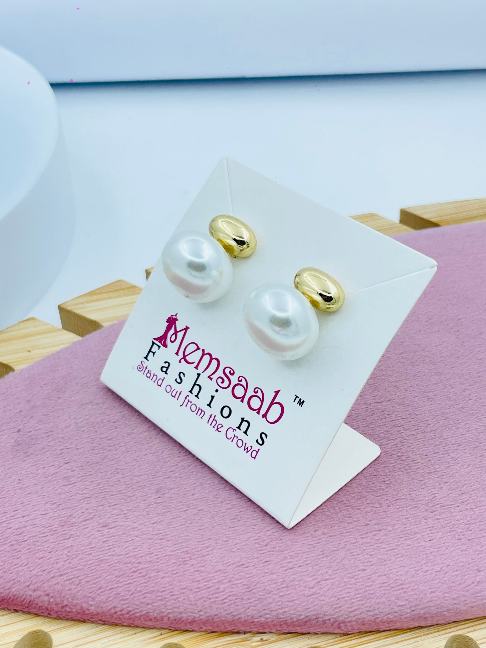 Elegant Gold and Pearl Stud Earrings