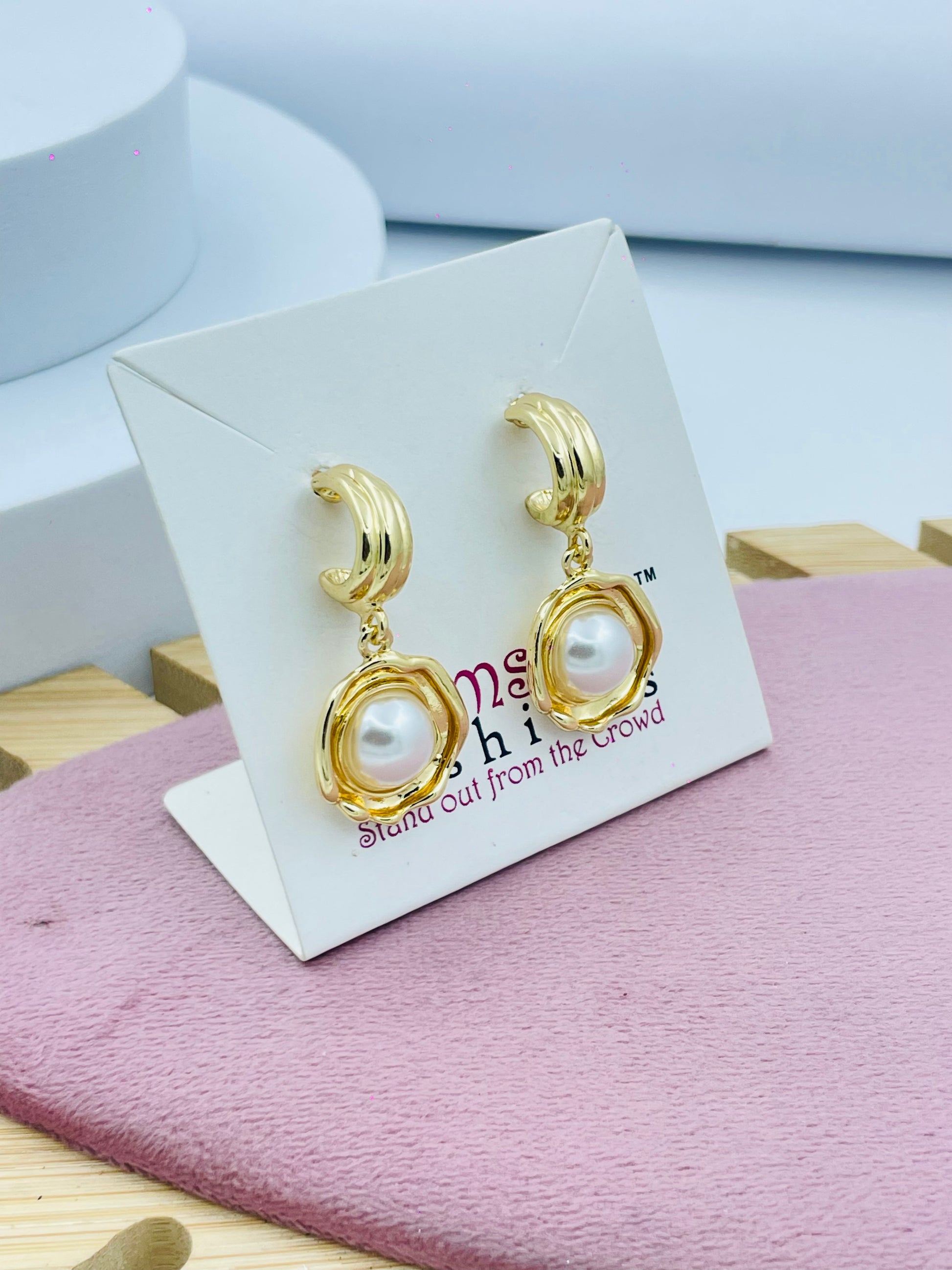 Elegant Gold Pearl Drop Earrings  Perfect for Any Occasion